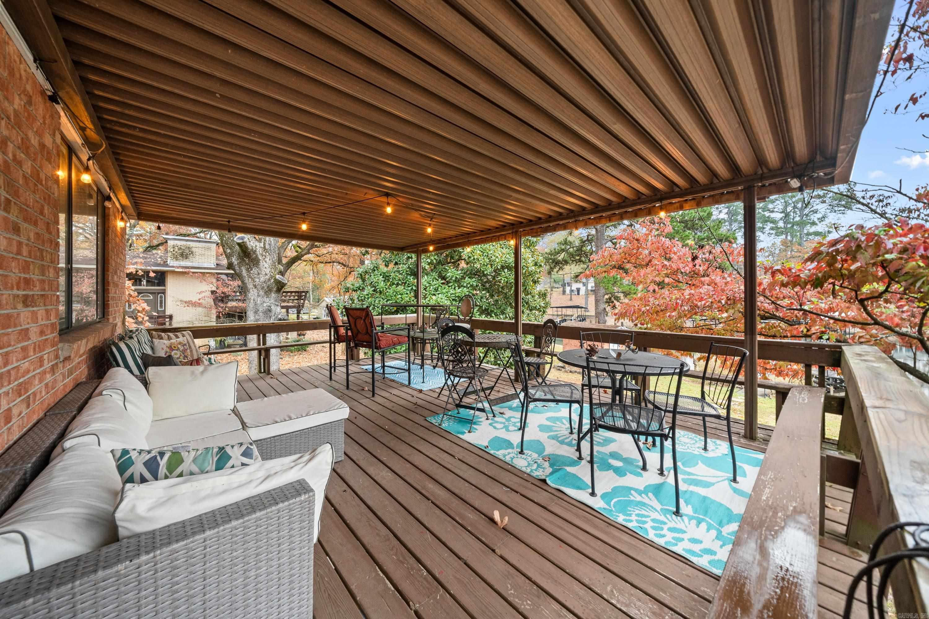 Rhodes Earl Lake - Residential