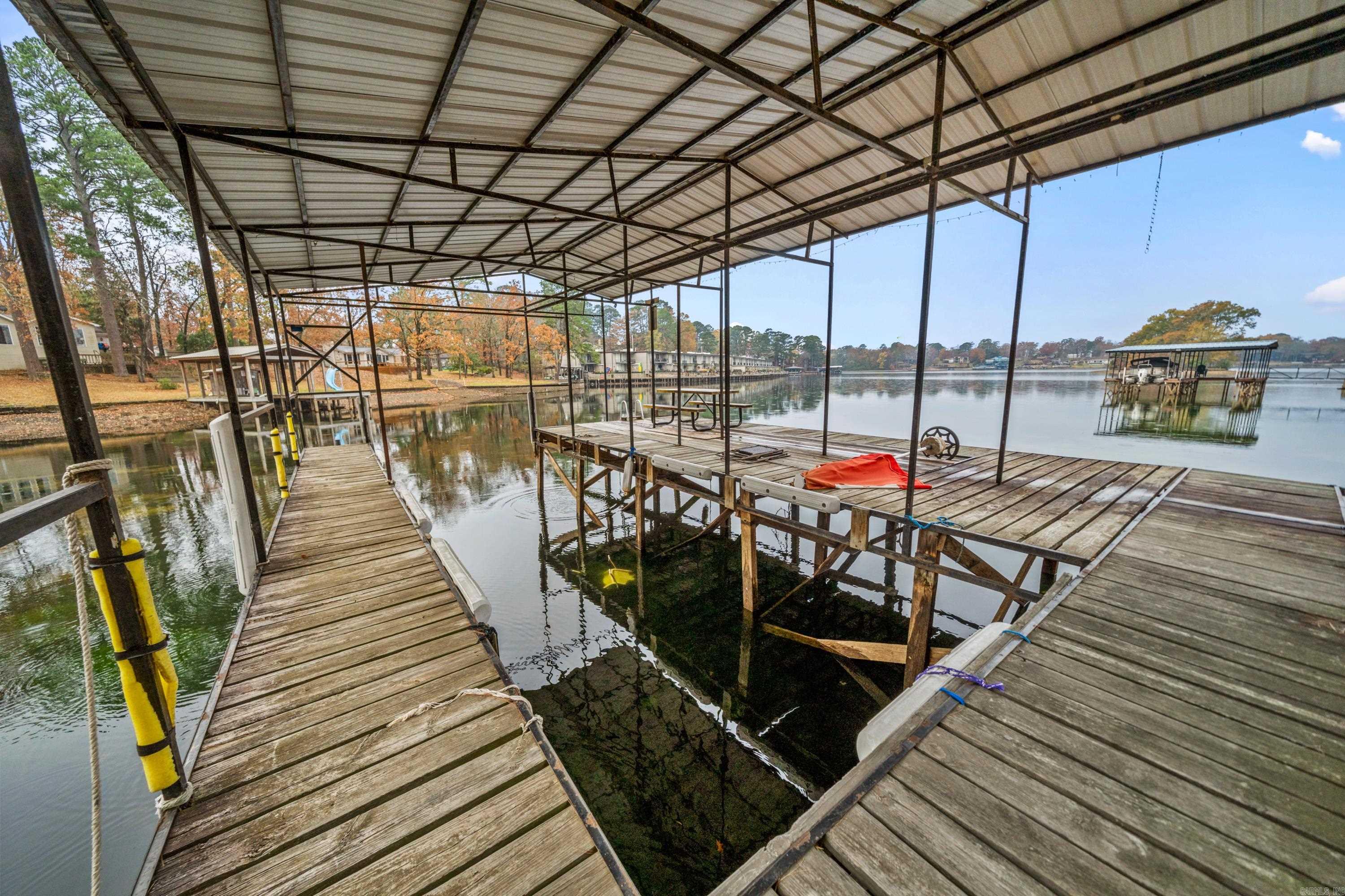 Rhodes Earl Lake - Residential