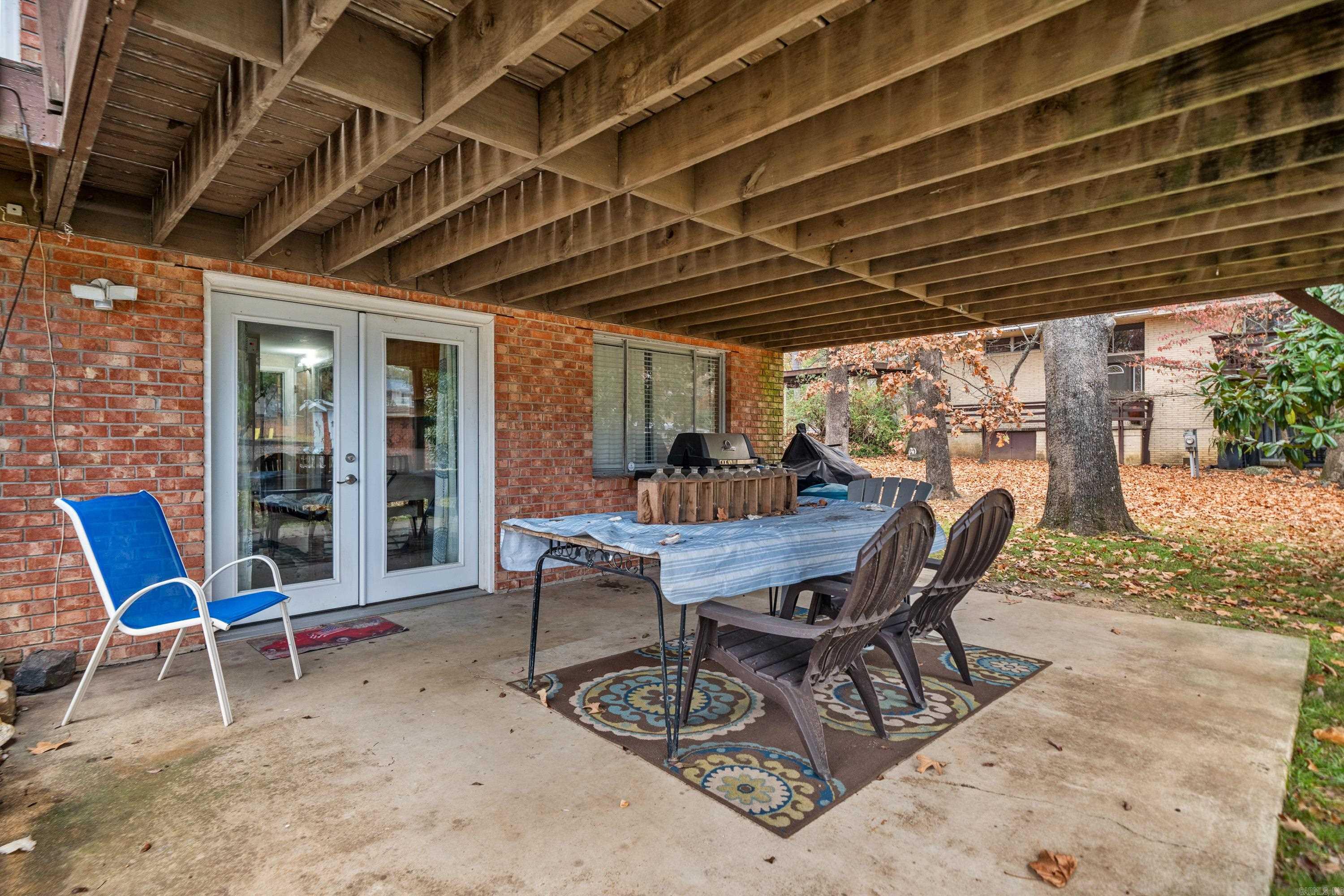 Rhodes Earl Lake - Residential