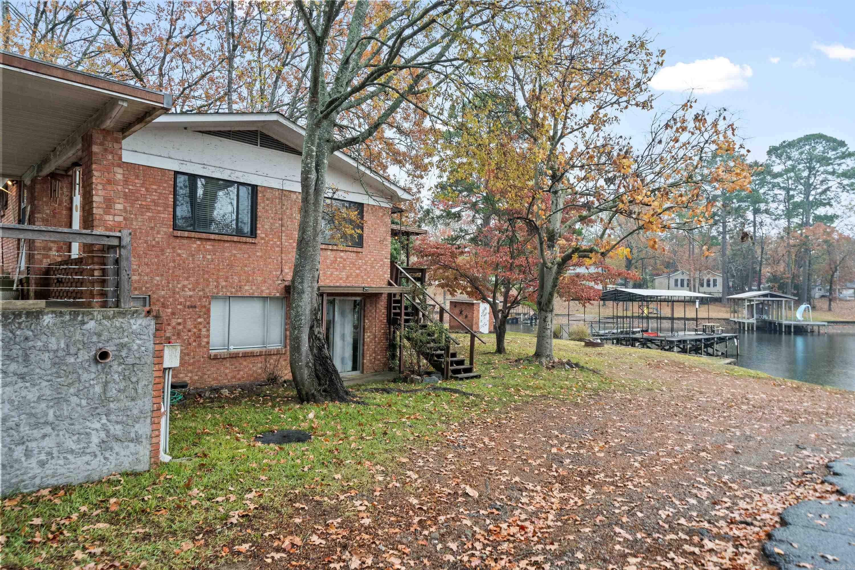 Rhodes Earl Lake - Residential