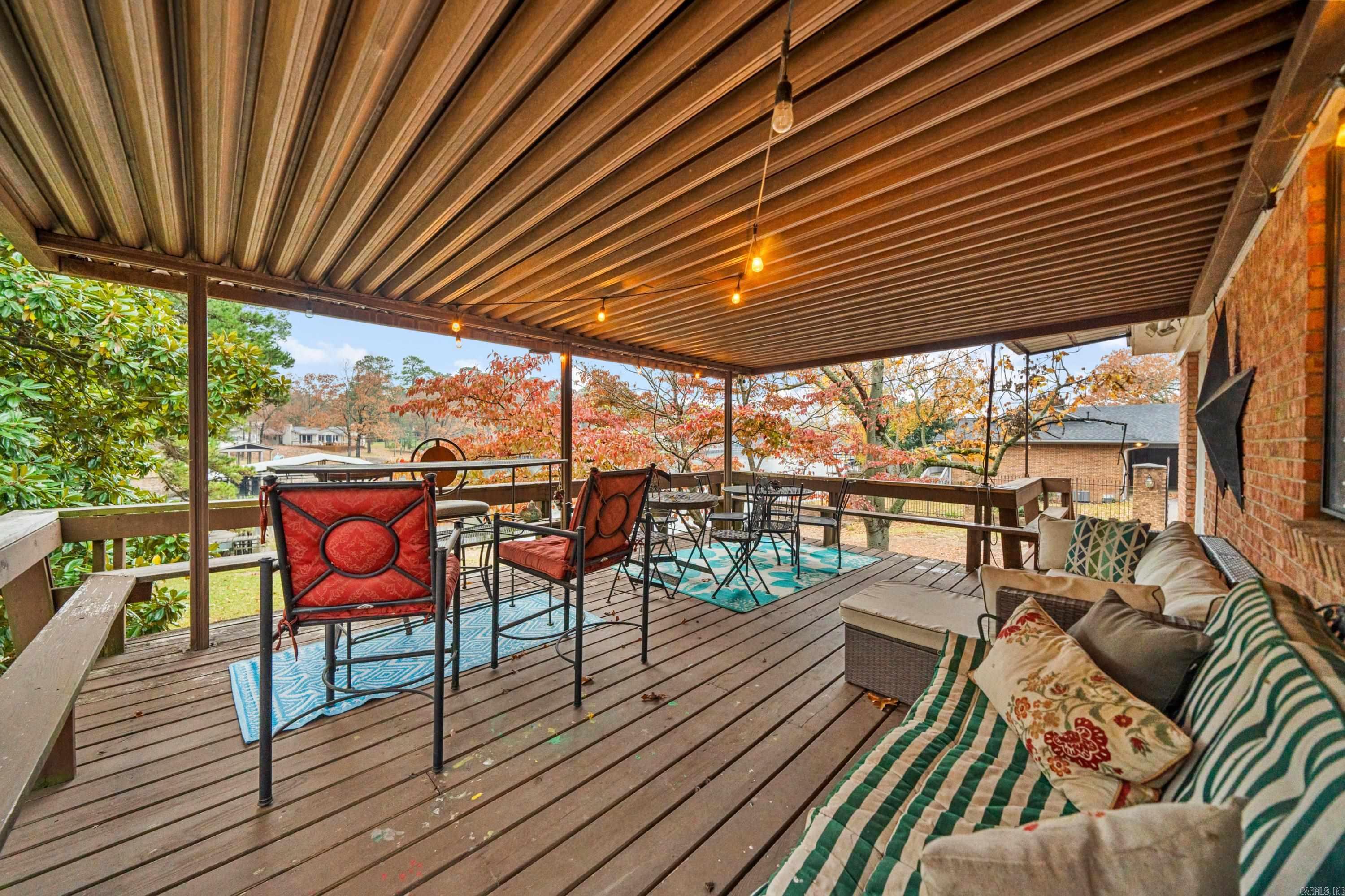 Rhodes Earl Lake - Residential