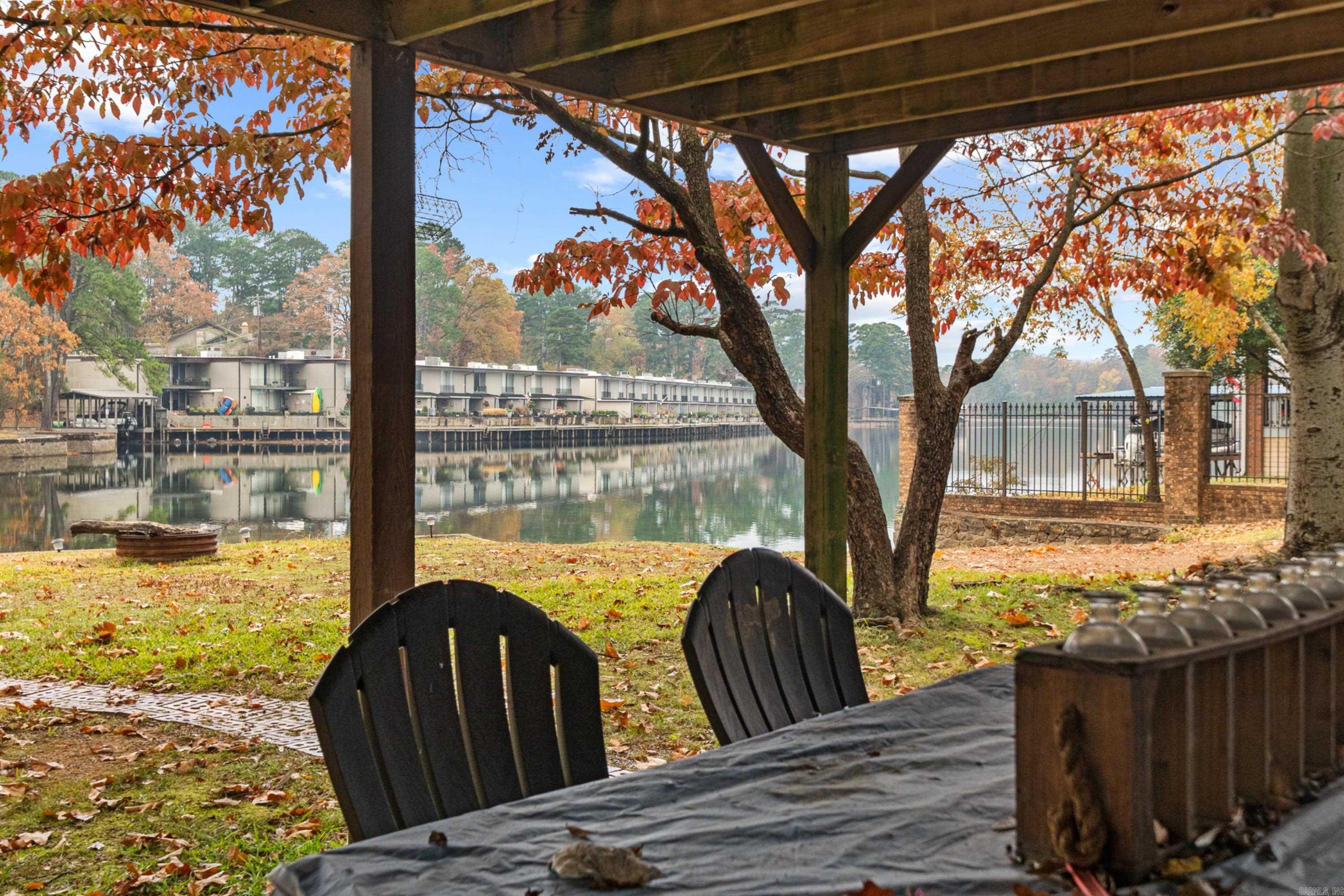 Rhodes Earl Lake - Residential