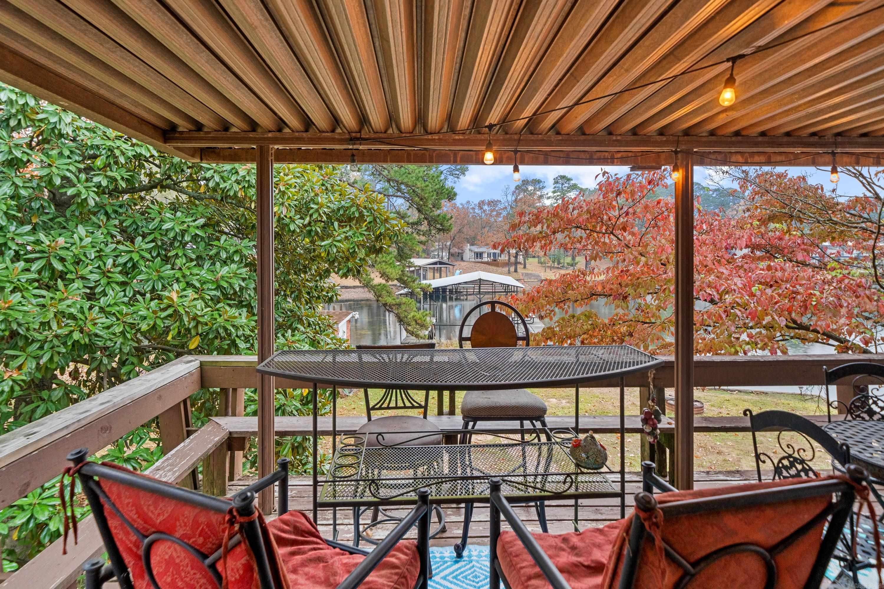 Rhodes Earl Lake - Residential