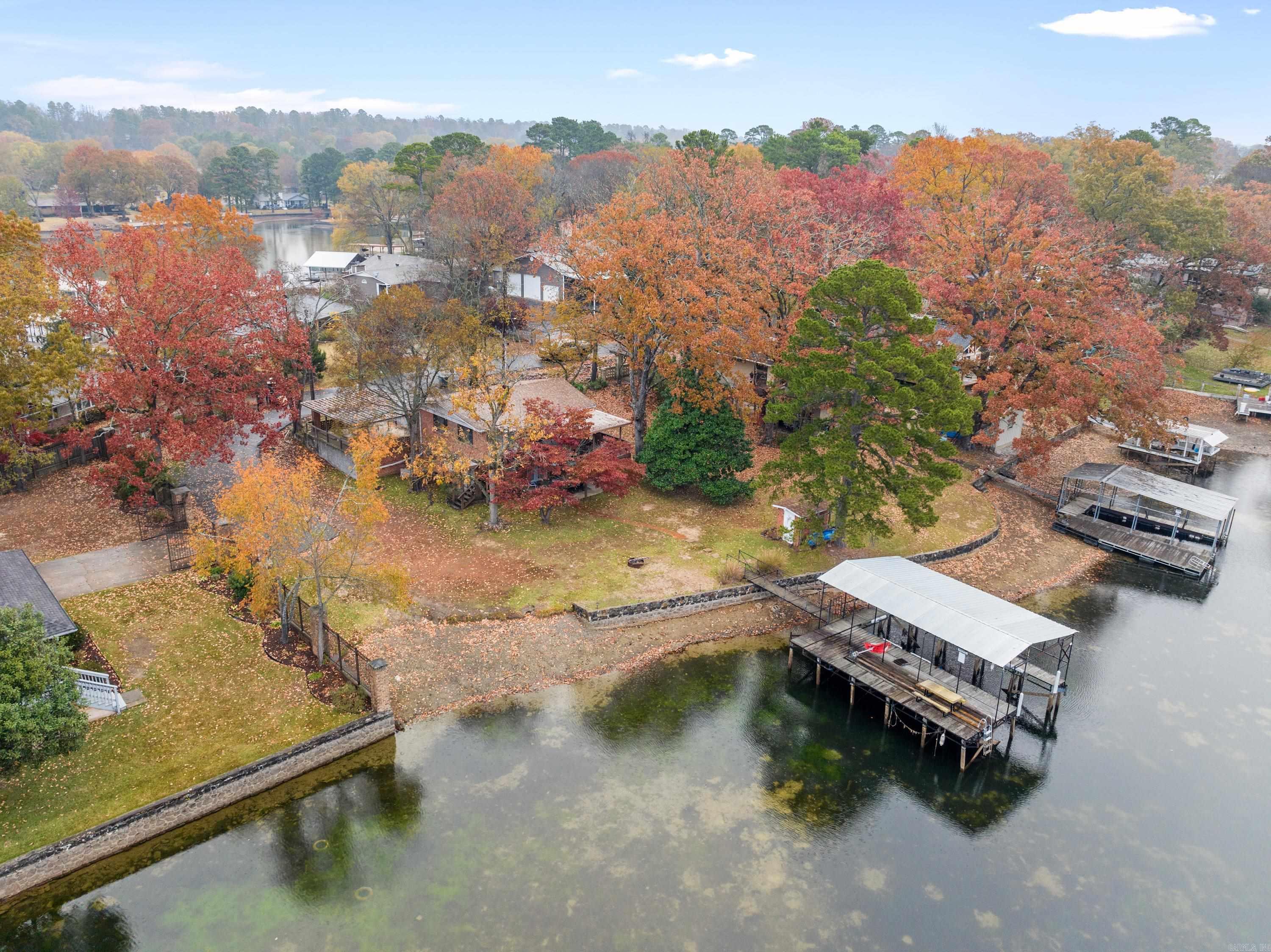 Rhodes Earl Lake - Residential