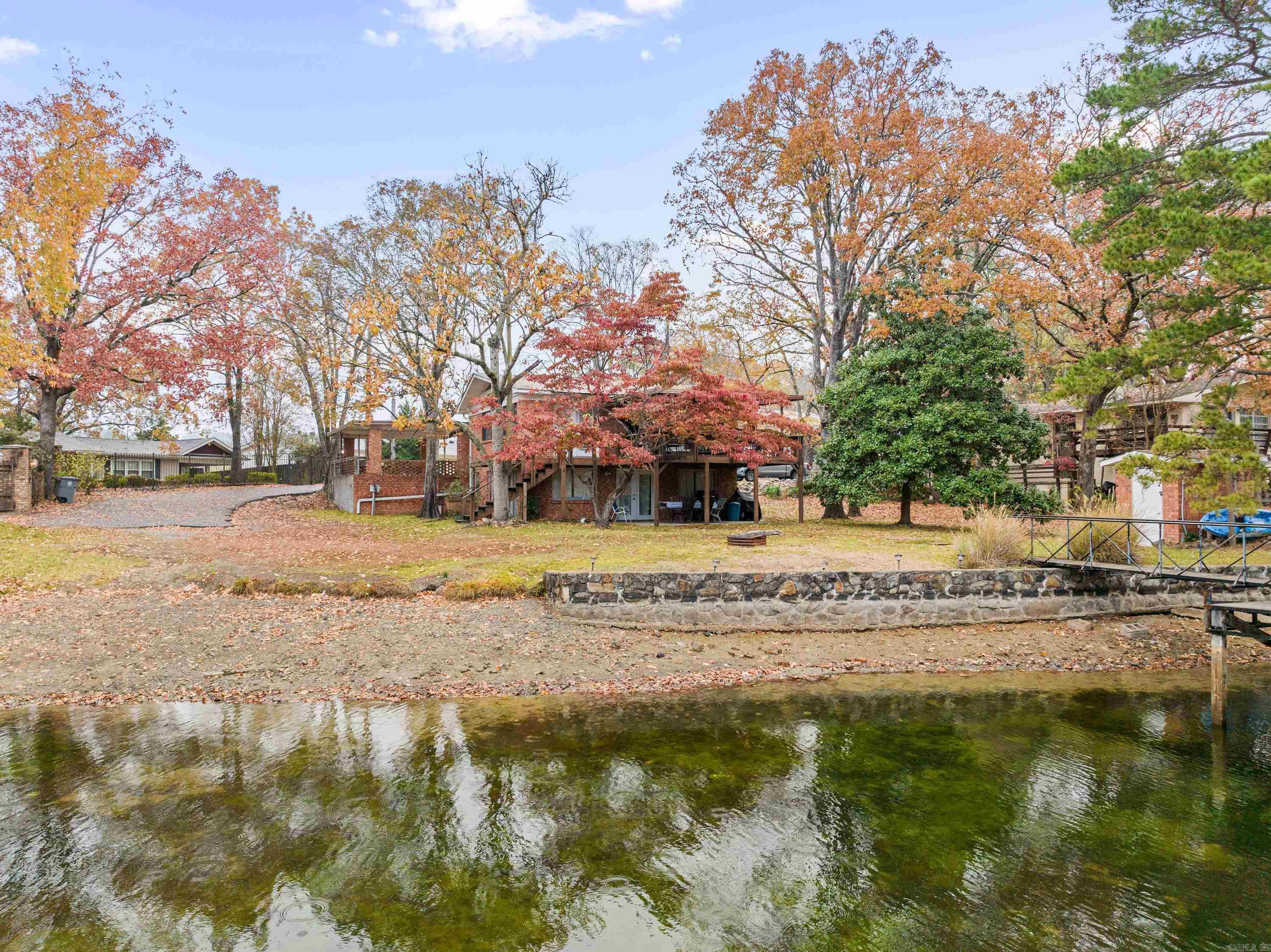 Rhodes Earl Lake - Residential