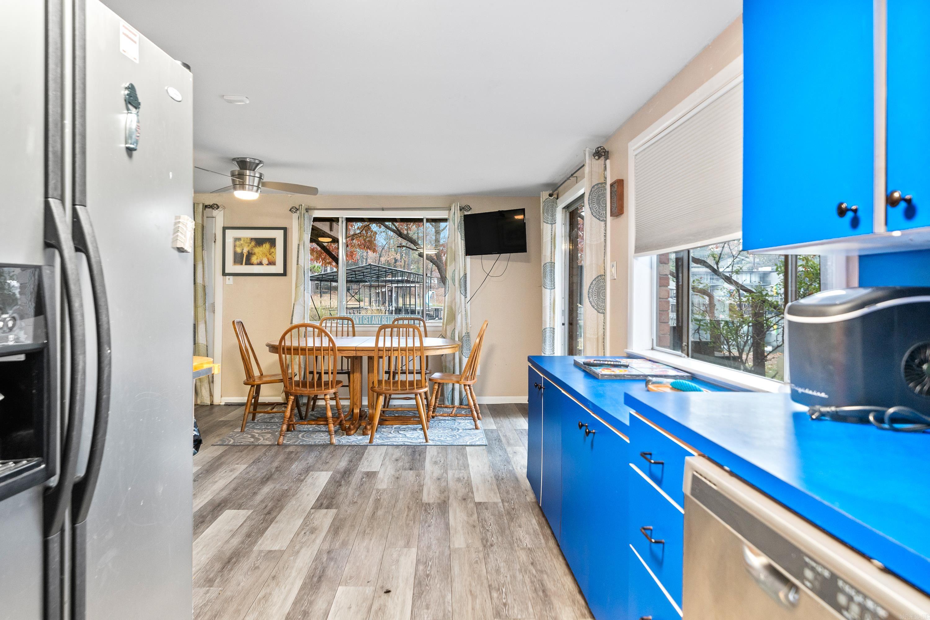 Rhodes Earl Lake - Residential