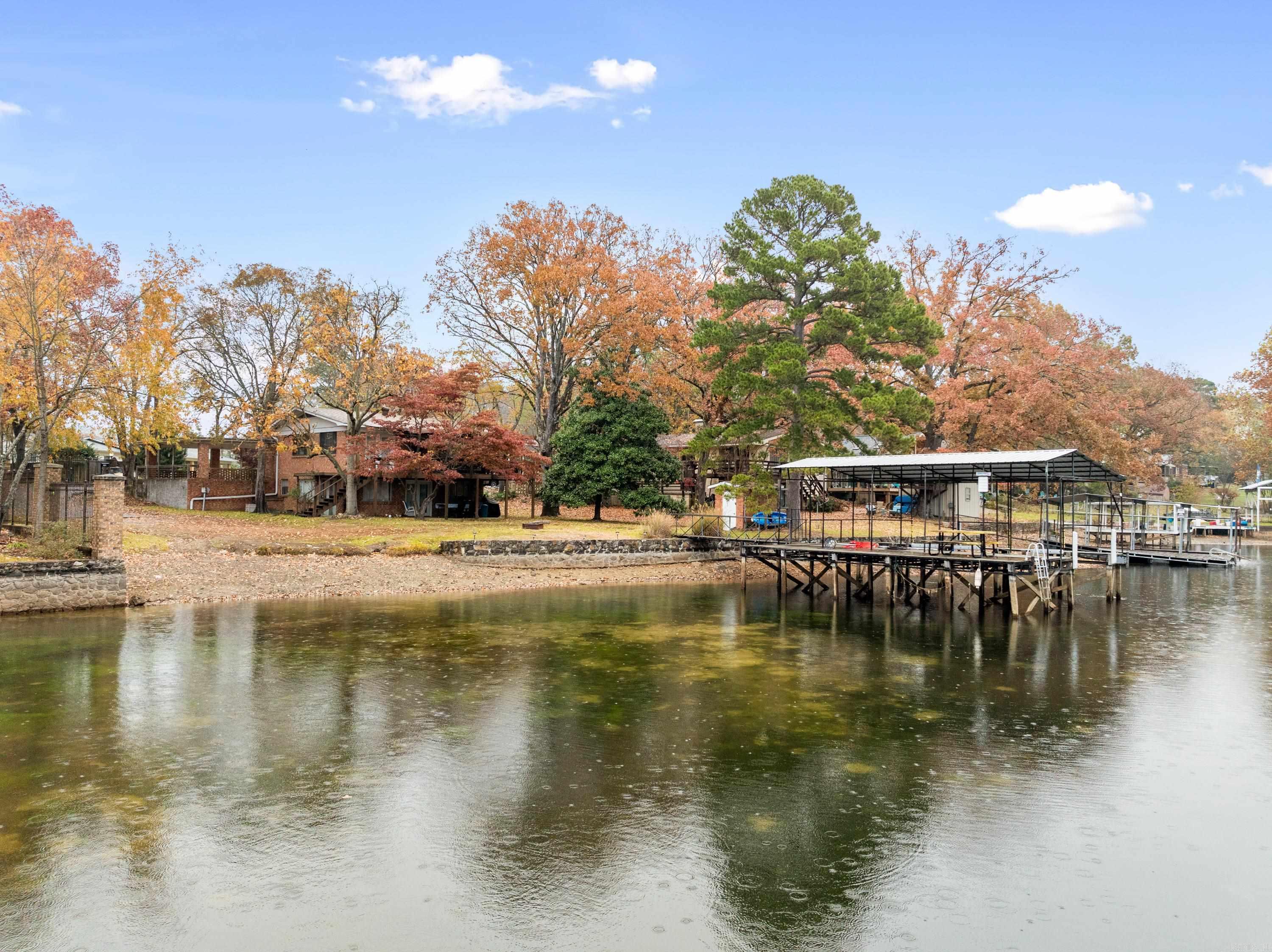 Rhodes Earl Lake - Residential