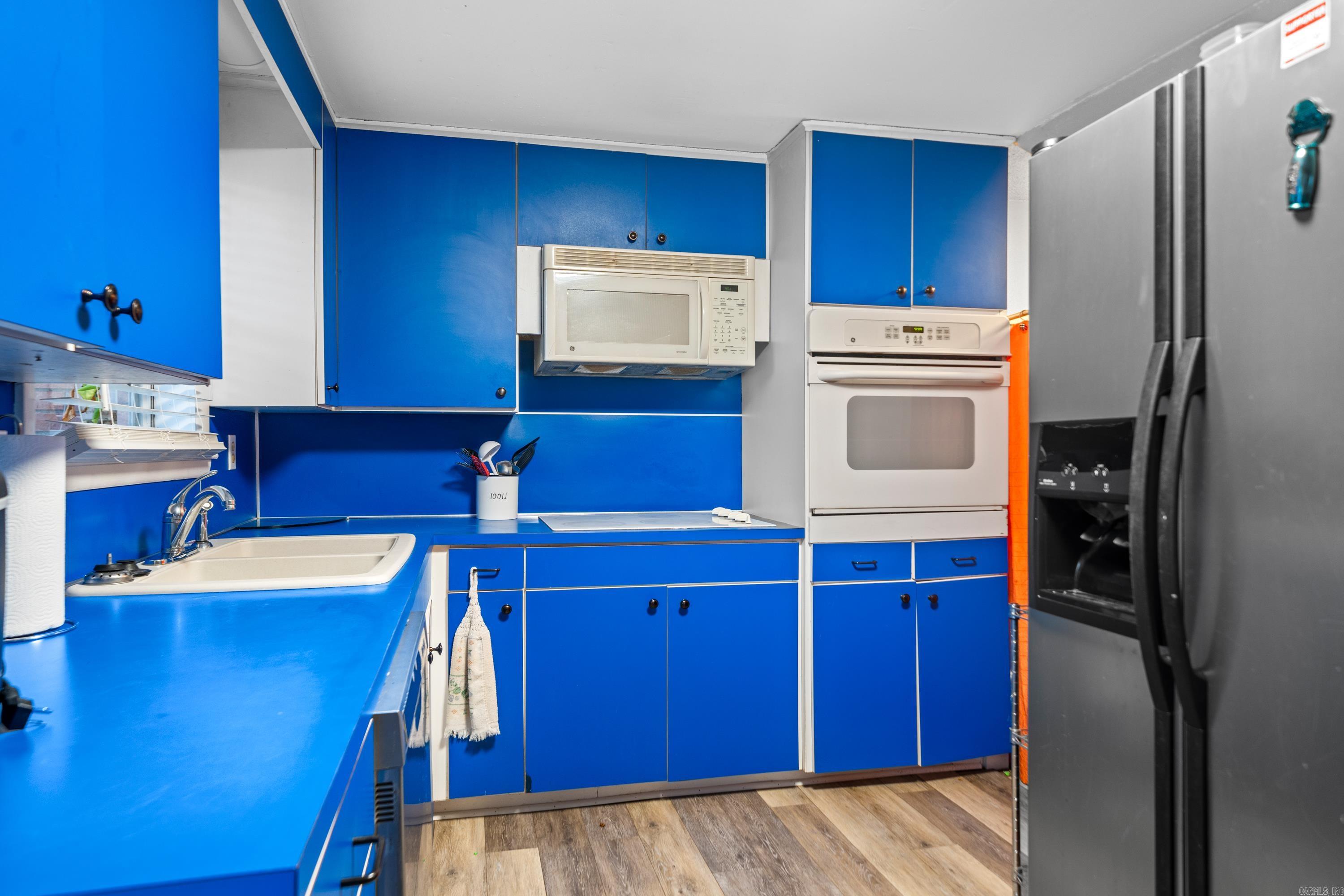 Rhodes Earl Lake - Residential