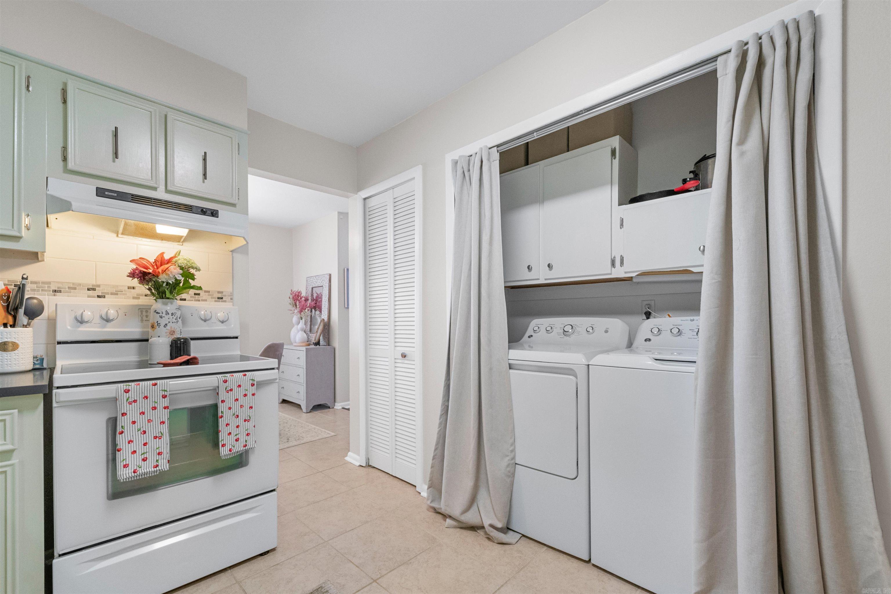 INDIAN HILLS TOWN HOMES - Residential
