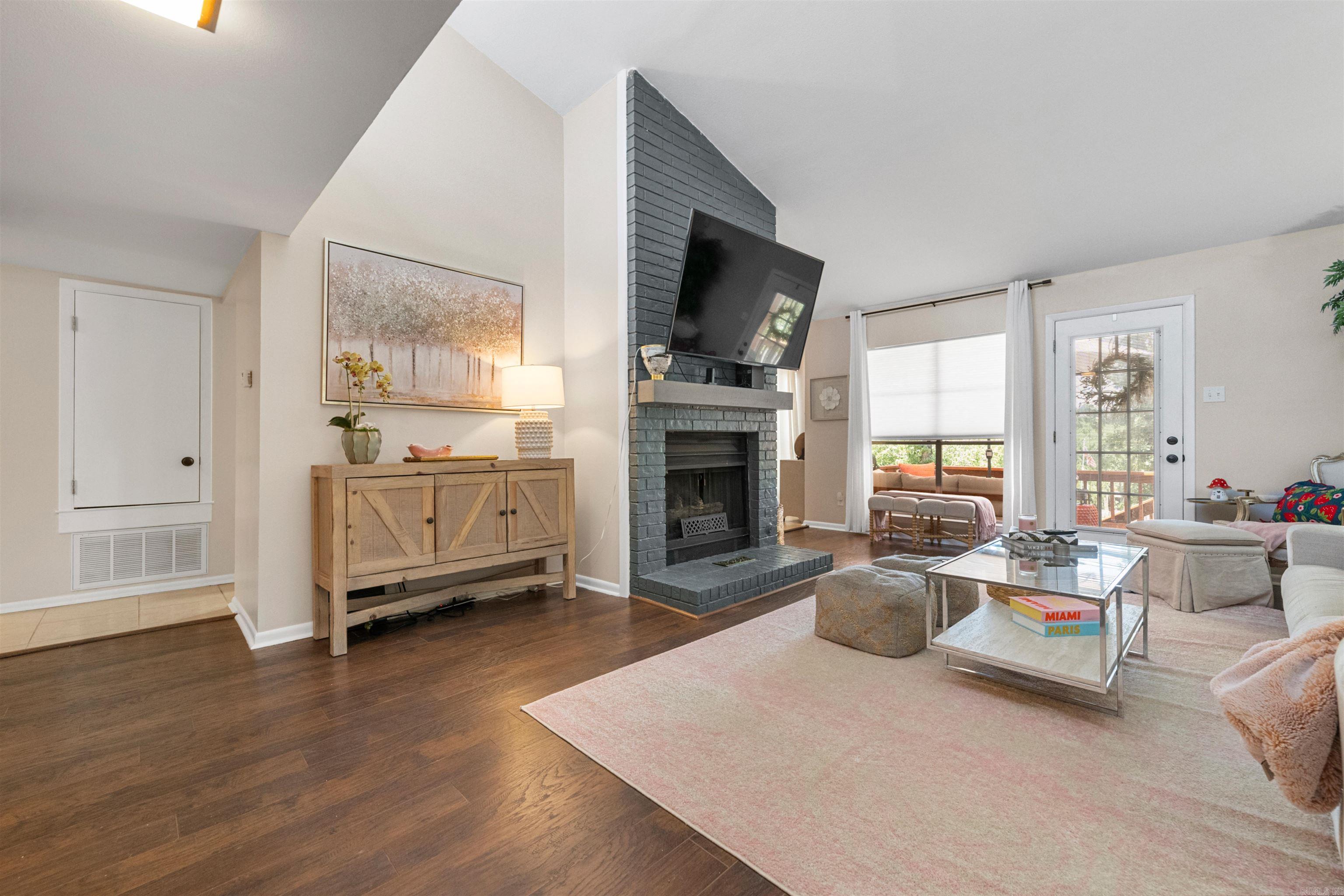 INDIAN HILLS TOWN HOMES - Residential