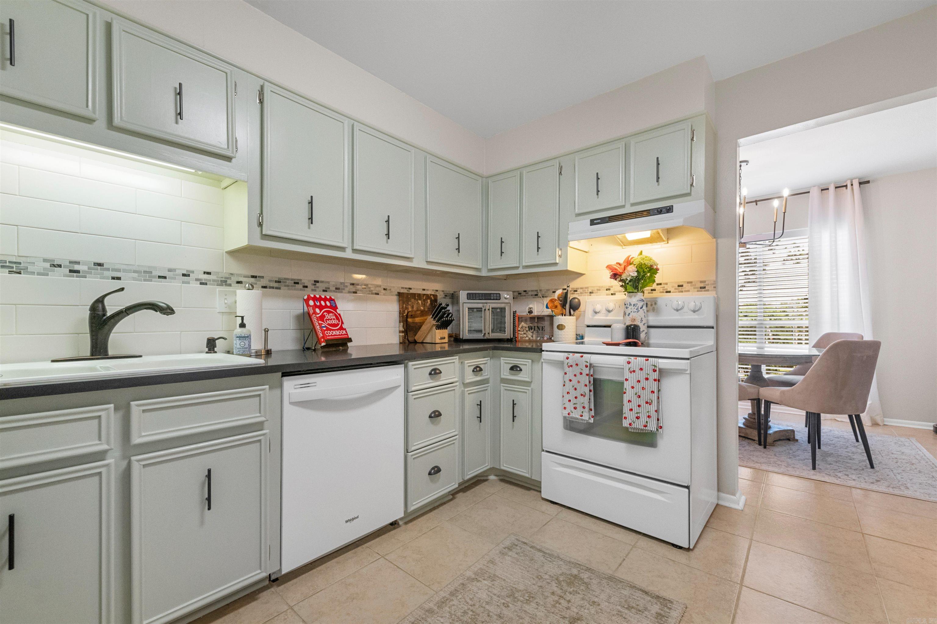 INDIAN HILLS TOWN HOMES - Residential