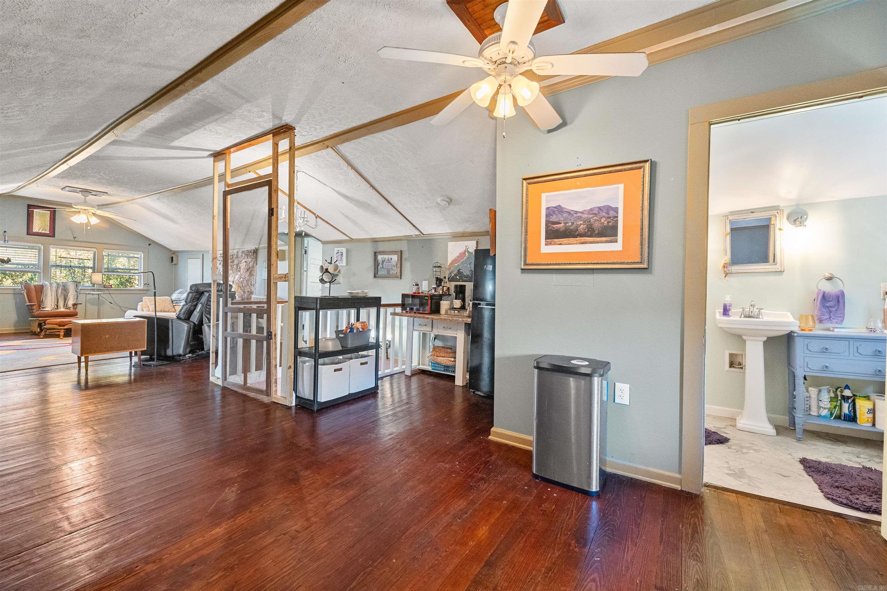 EL PASO (TOWN OF) - Residential