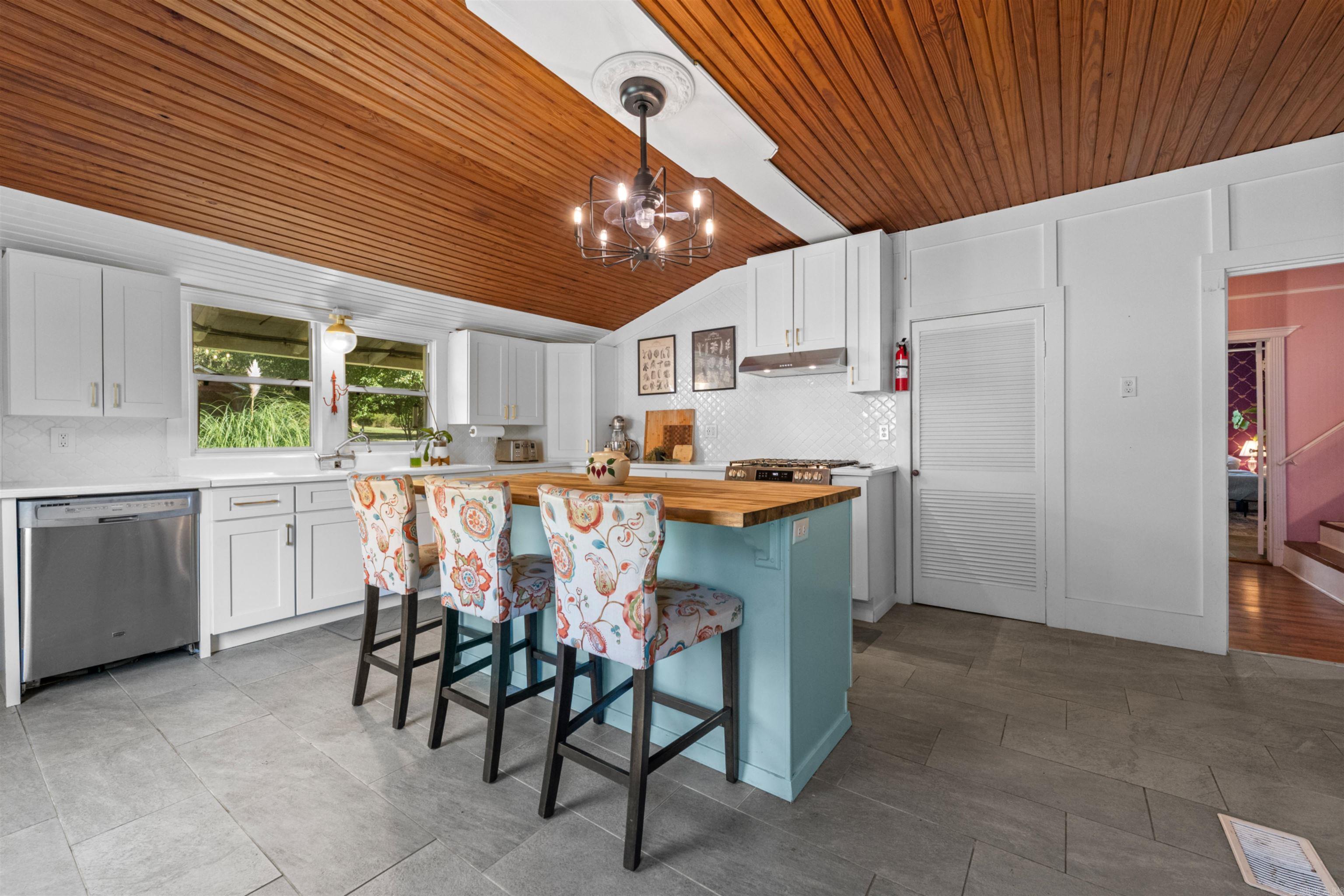 EL PASO (TOWN OF) - Residential