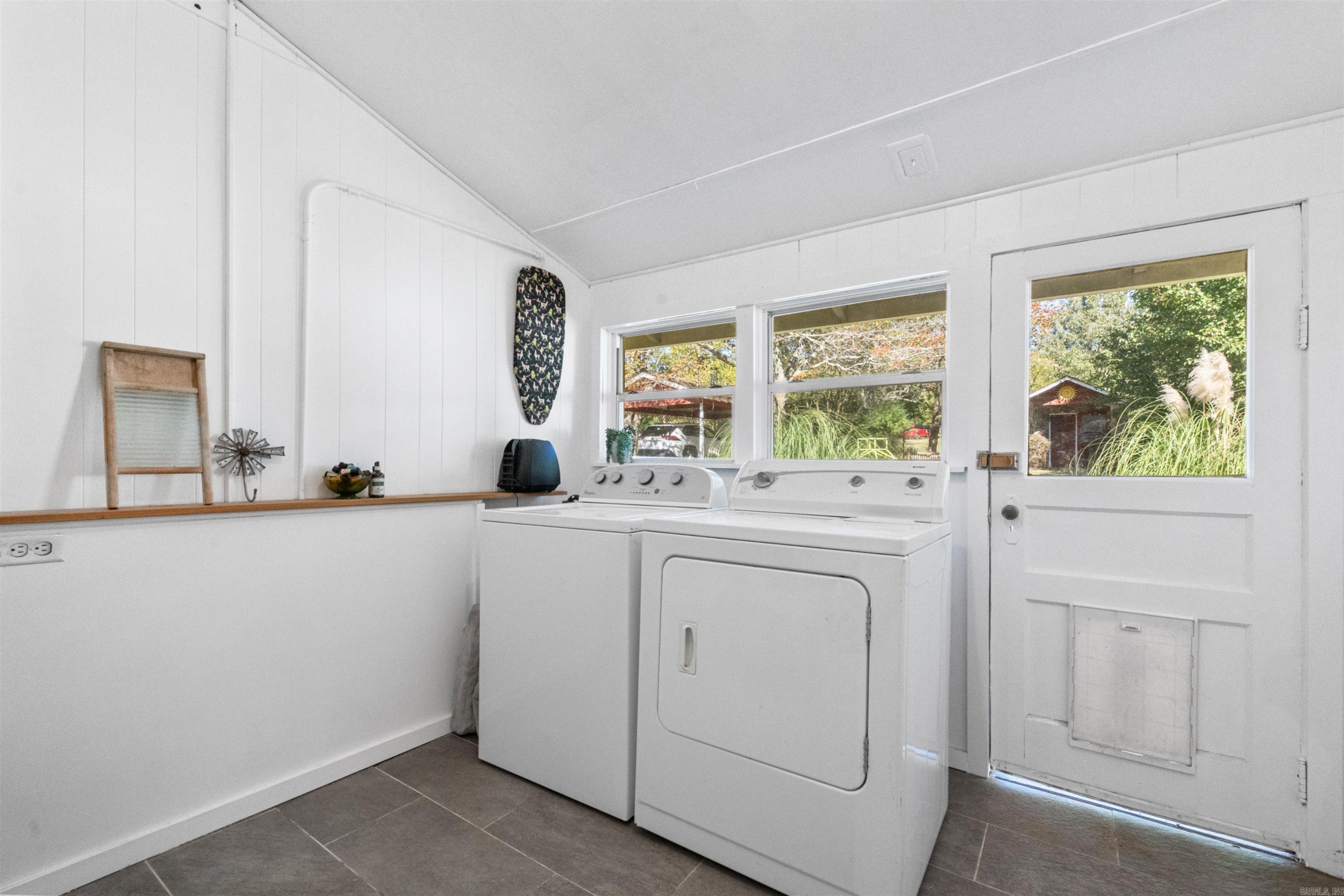 EL PASO (TOWN OF) - Residential