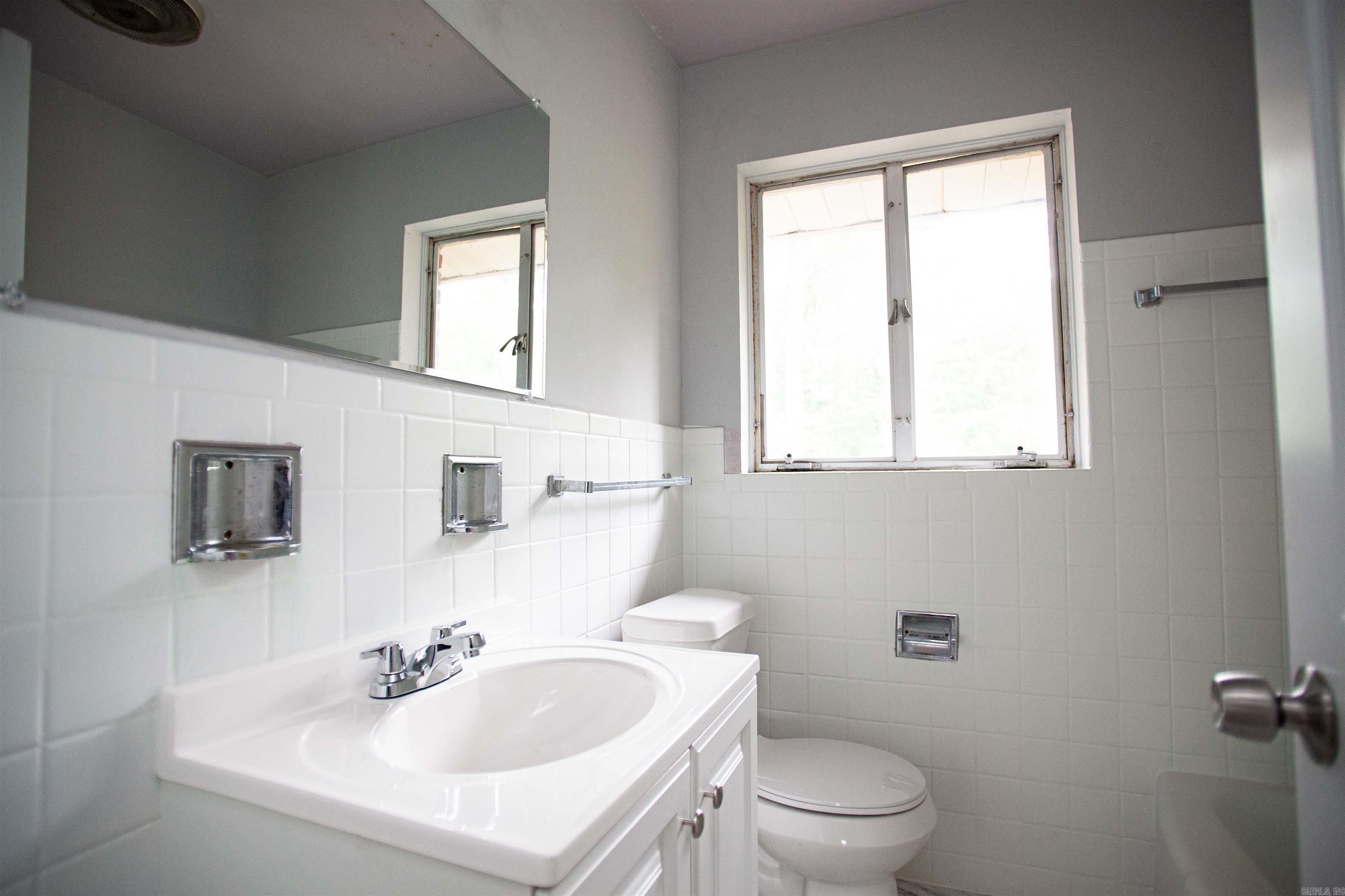 Point O'Woods - Residential Lease