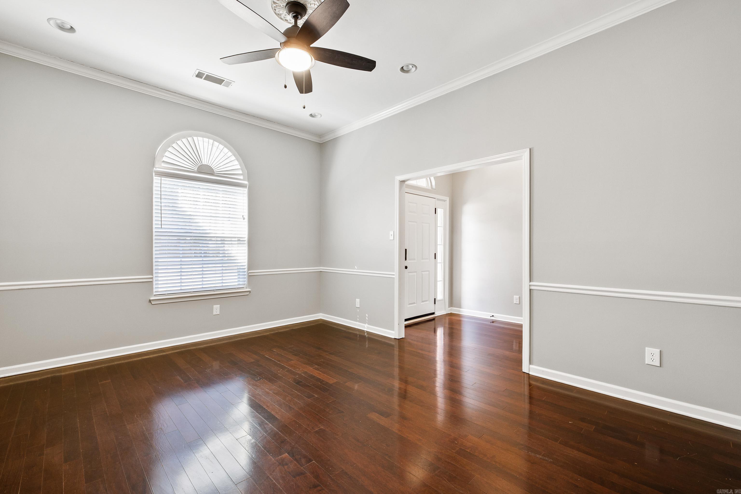 WESTBURY - Residential