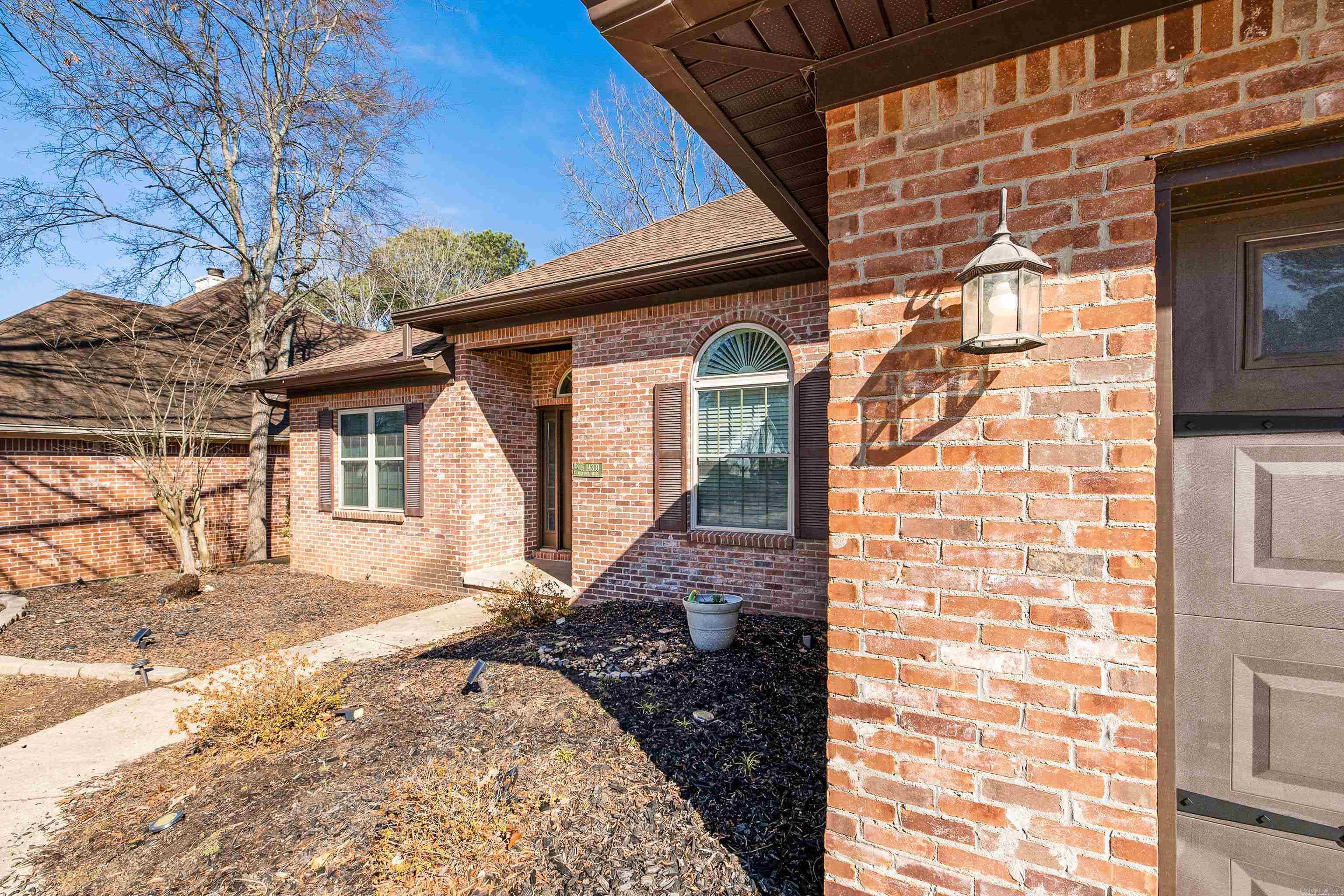 WESTBURY - Residential