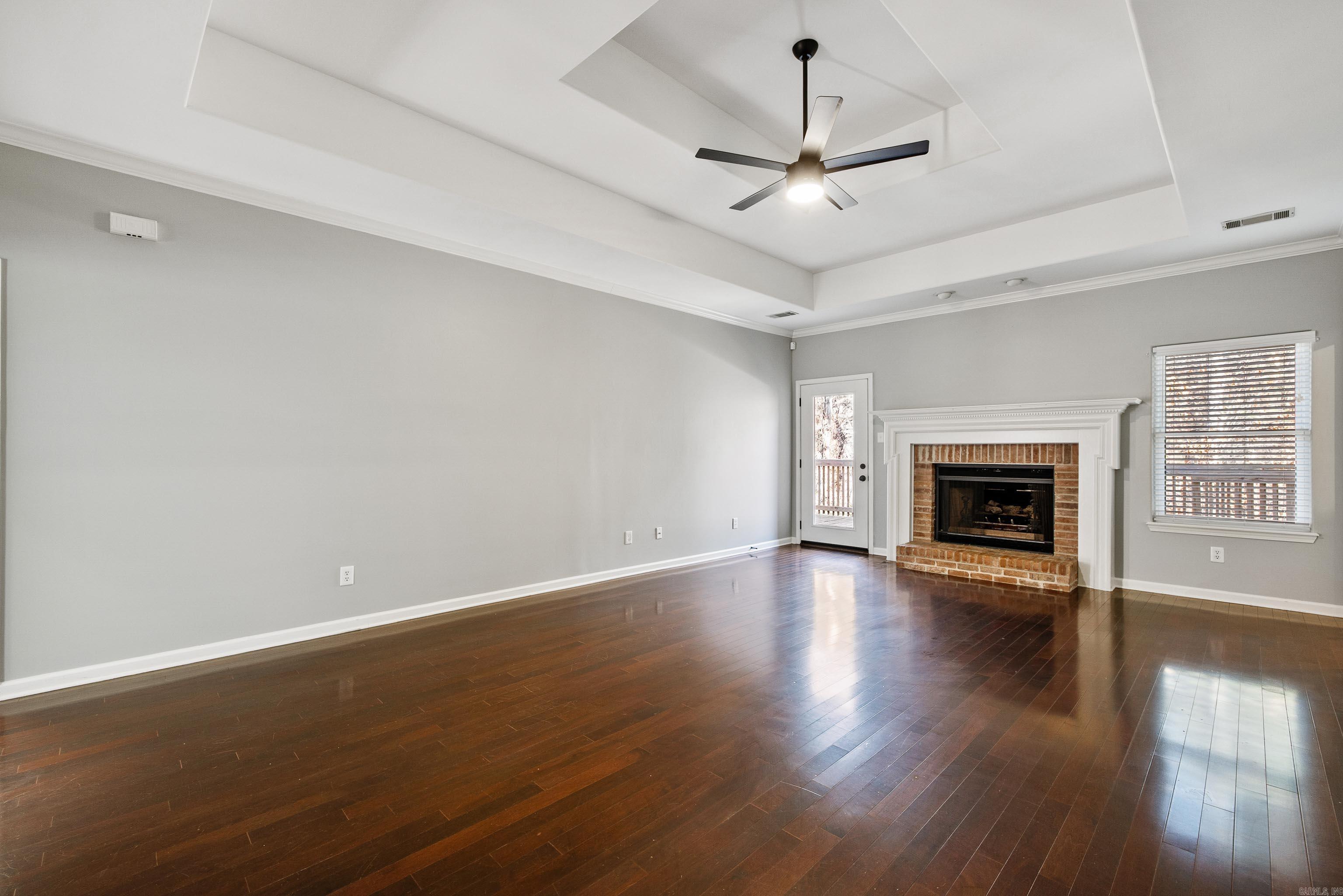 WESTBURY - Residential