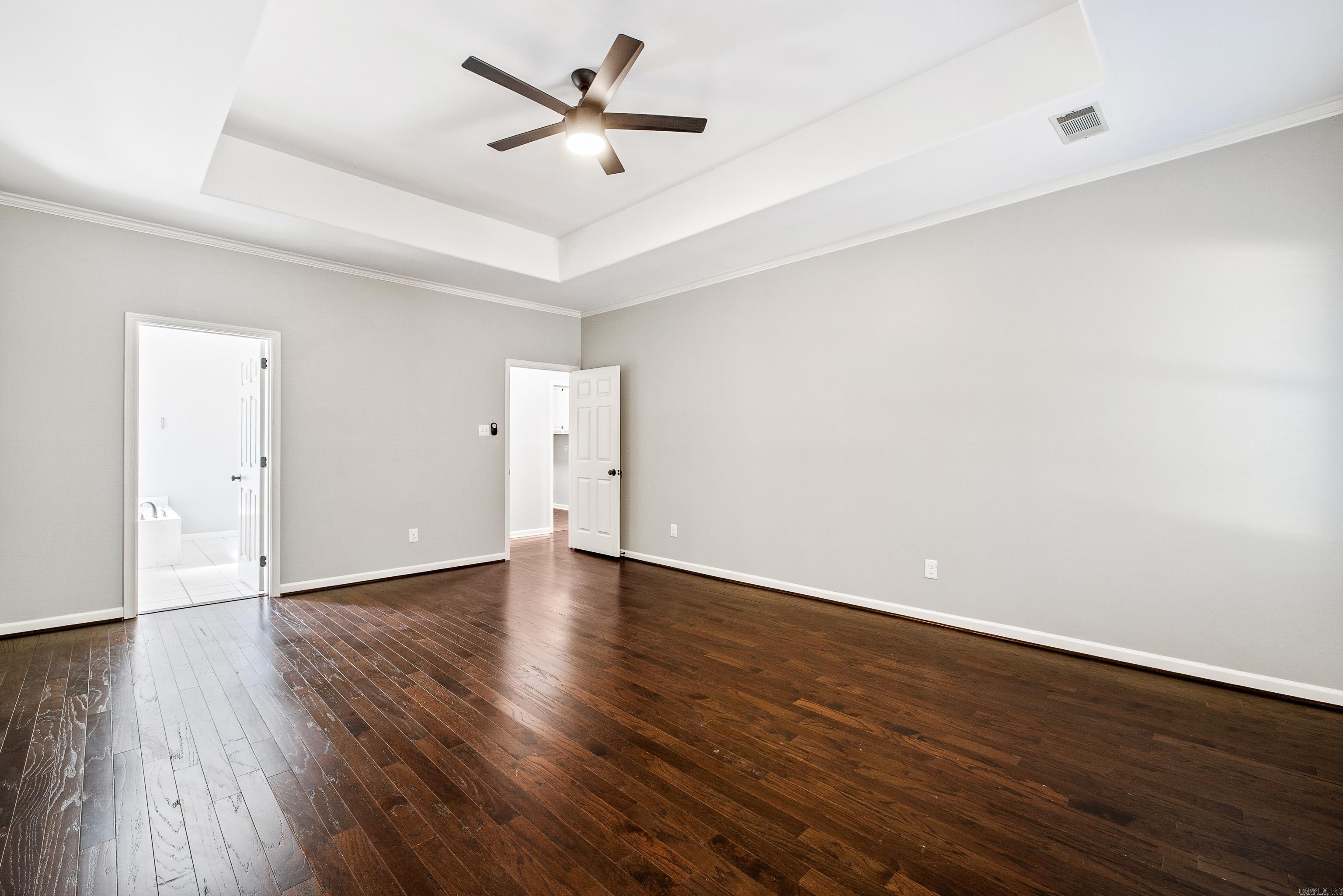 WESTBURY - Residential