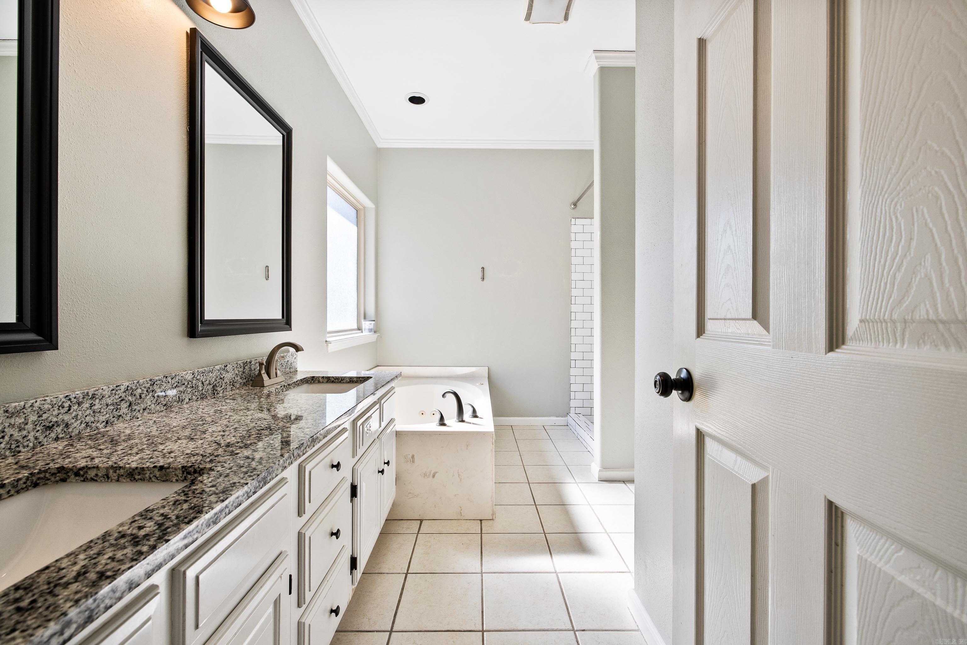 WESTBURY - Residential