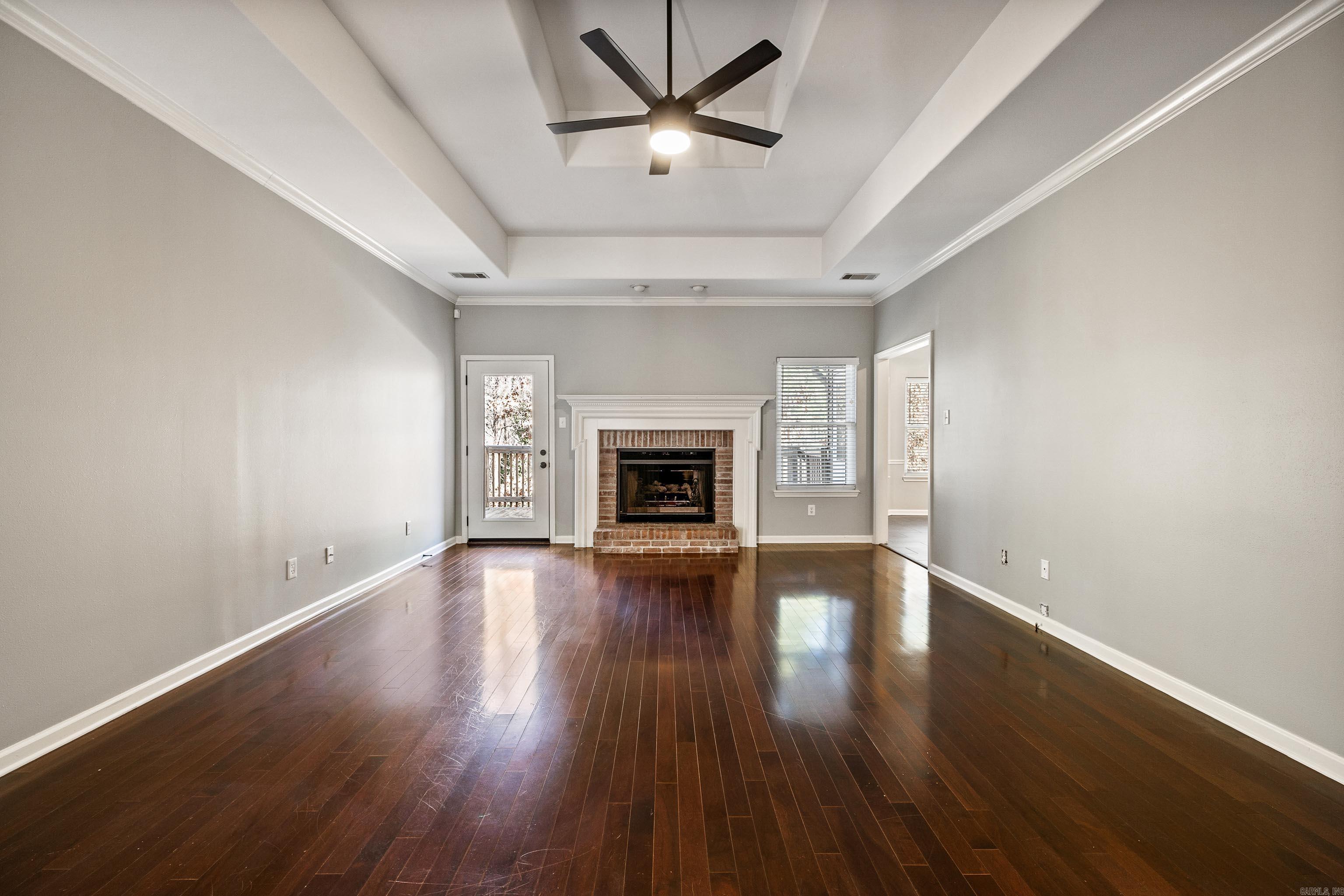 WESTBURY - Residential