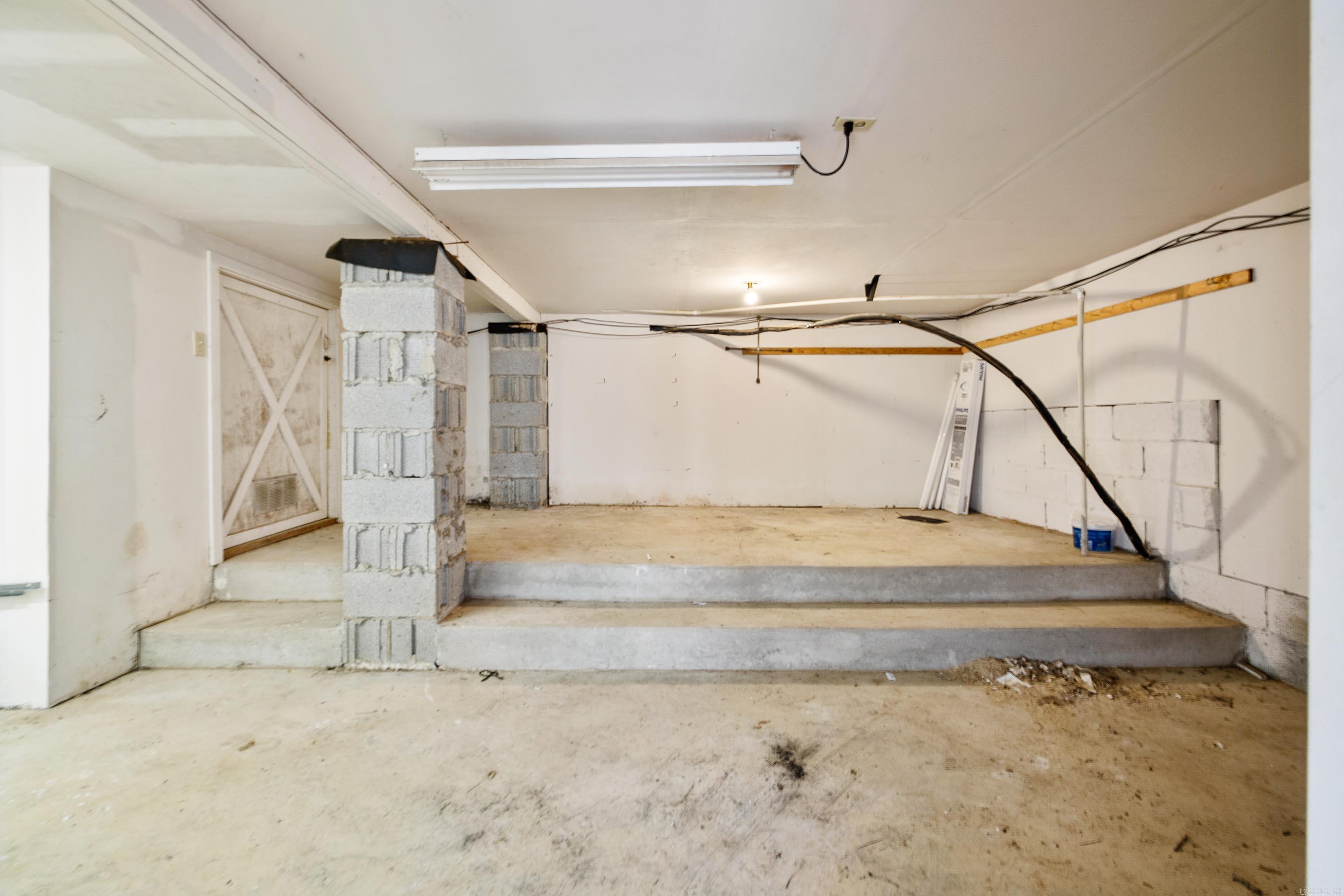 WESTBURY - Residential