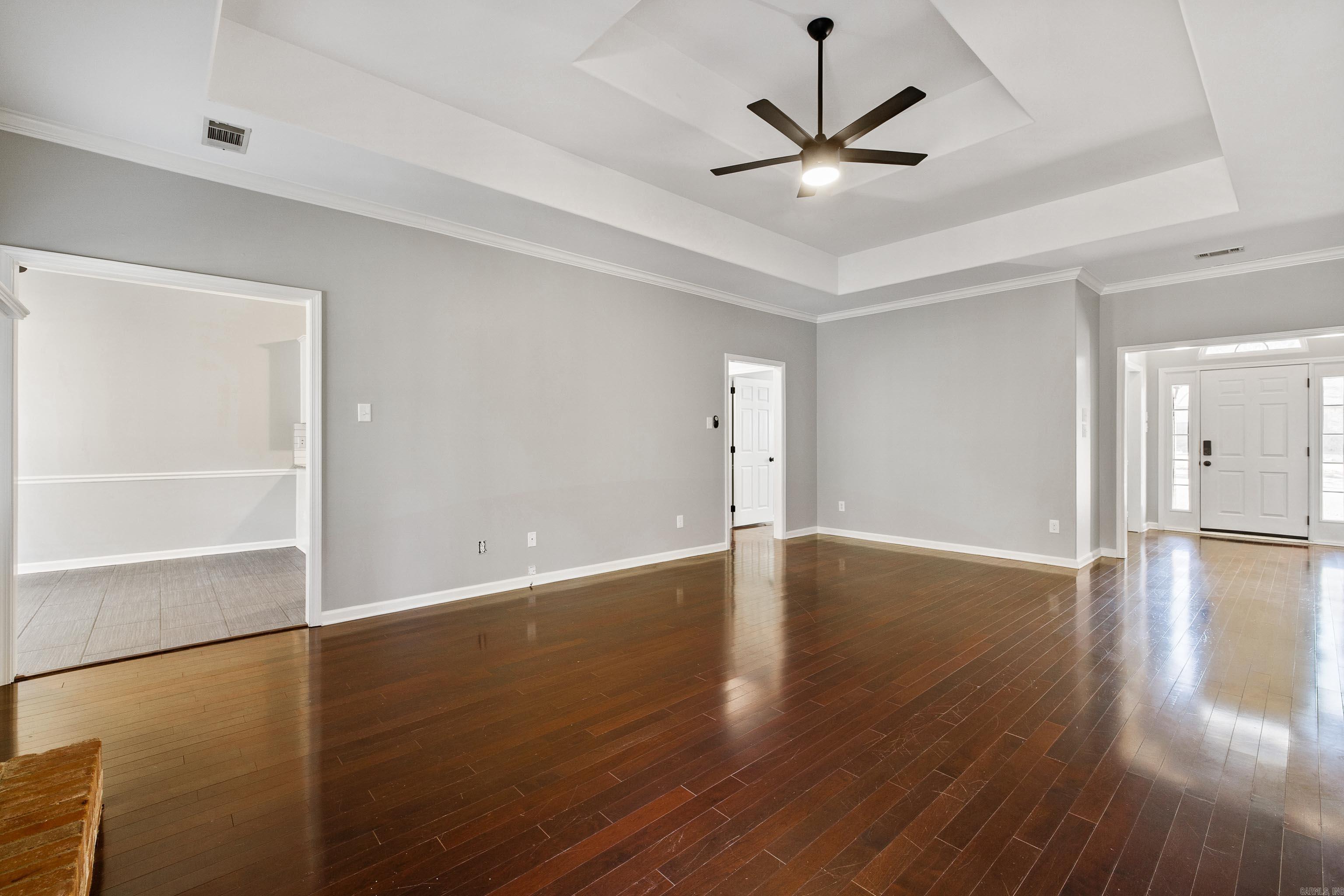 WESTBURY - Residential