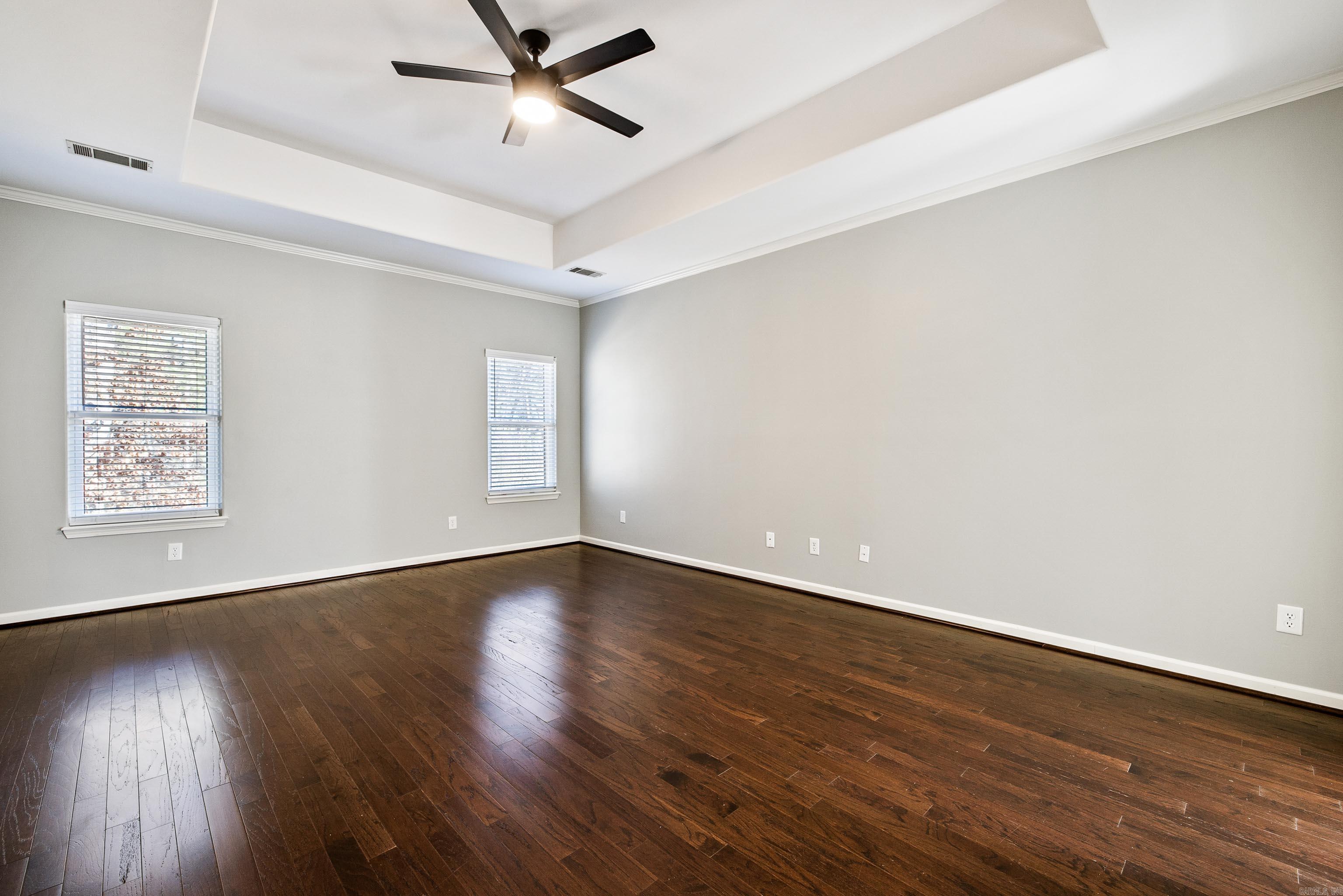 WESTBURY - Residential