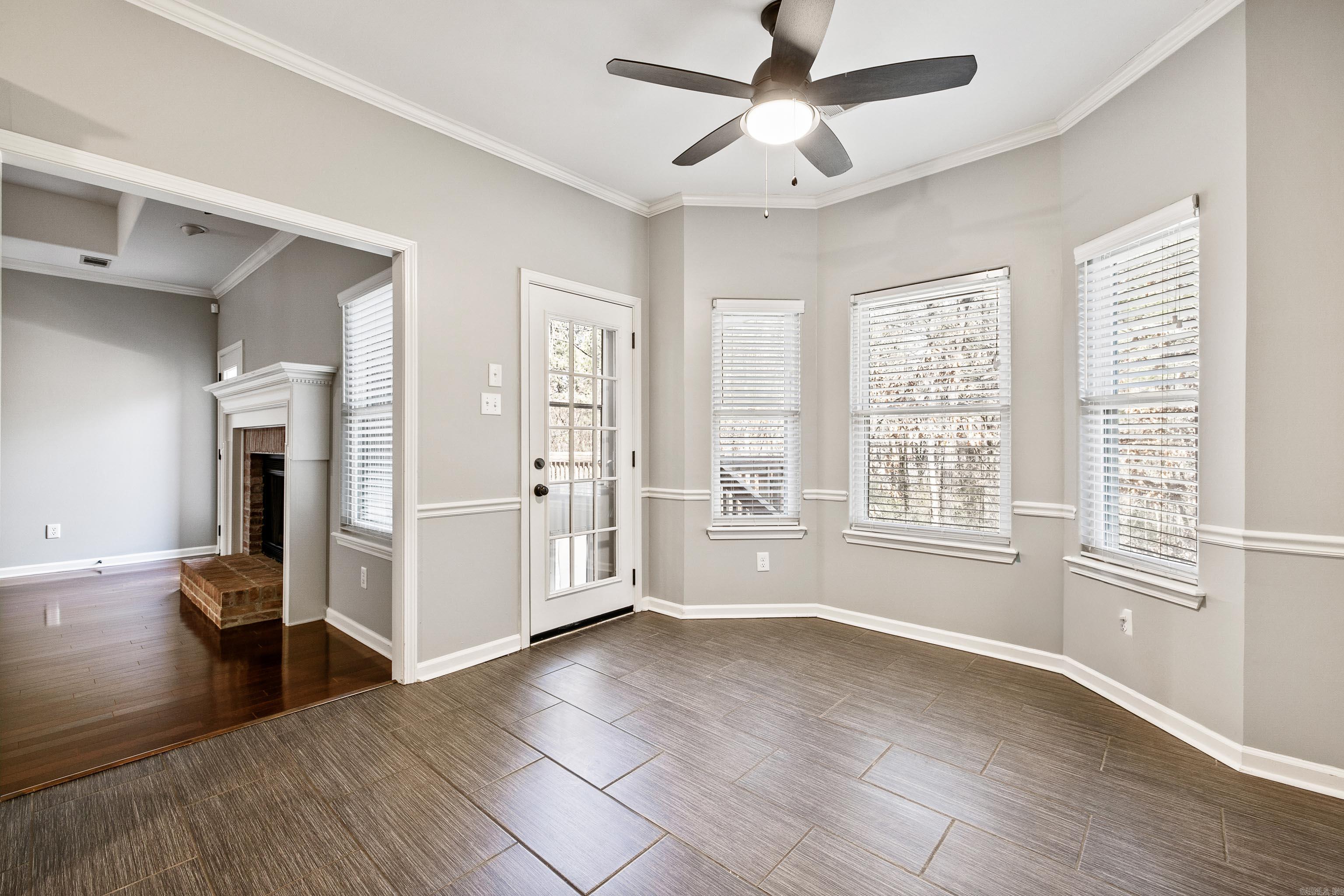 WESTBURY - Residential