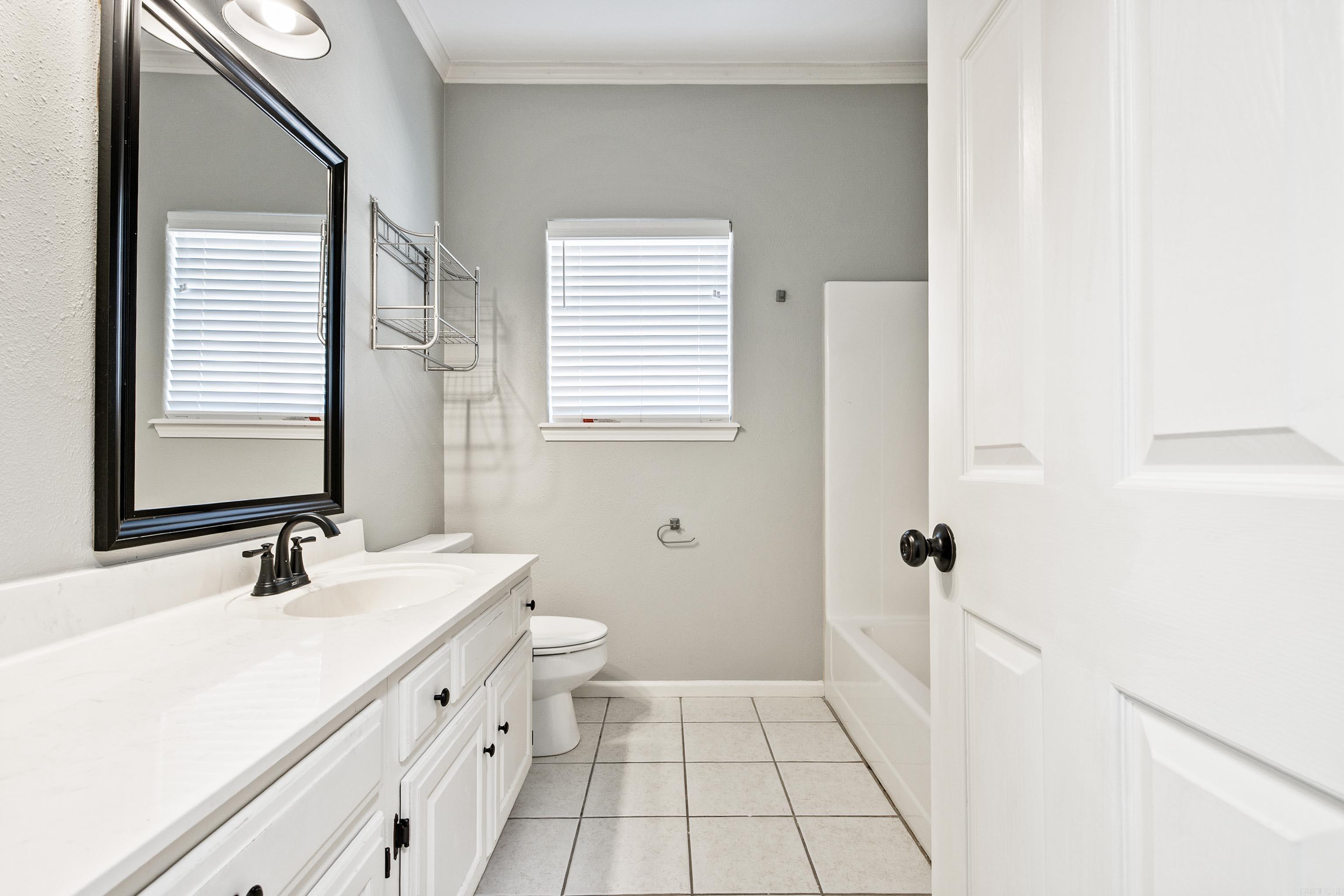 WESTBURY - Residential