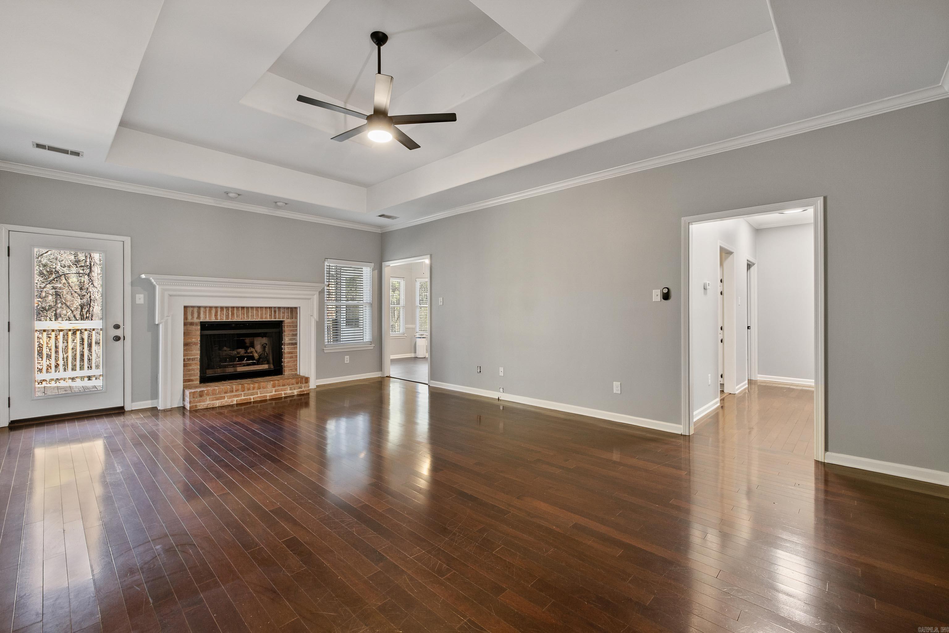 WESTBURY - Residential