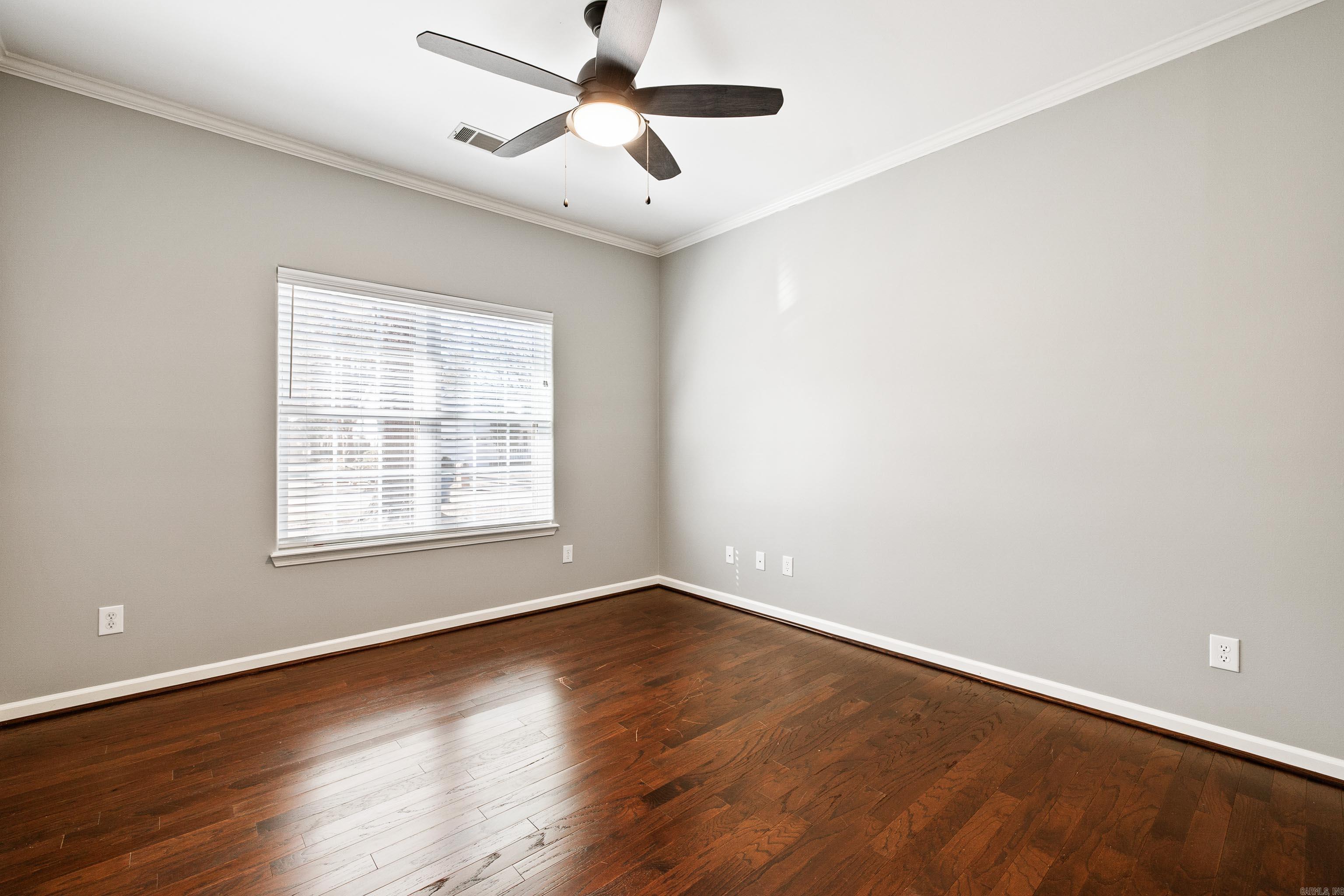 WESTBURY - Residential