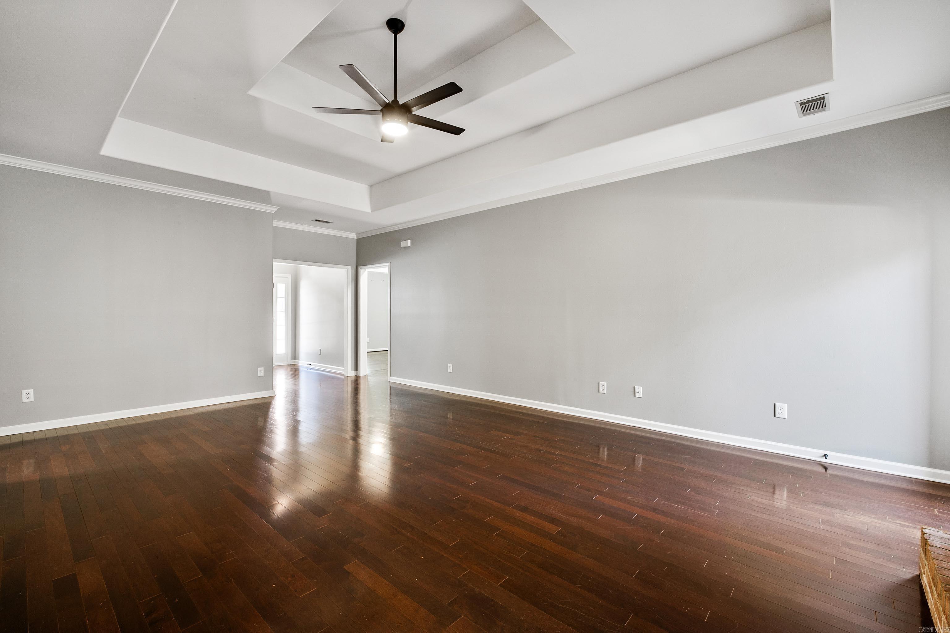 WESTBURY - Residential