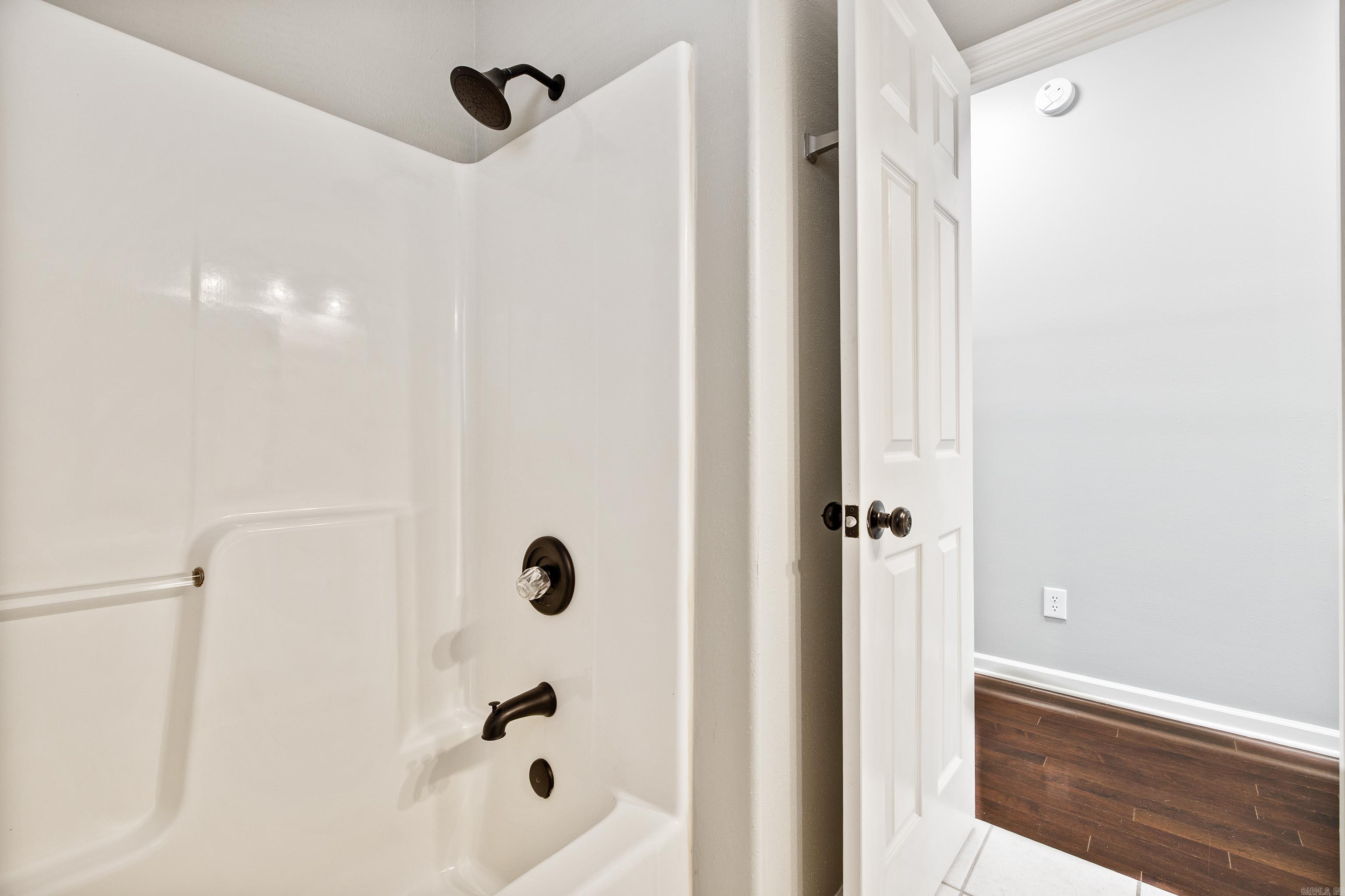 WESTBURY - Residential