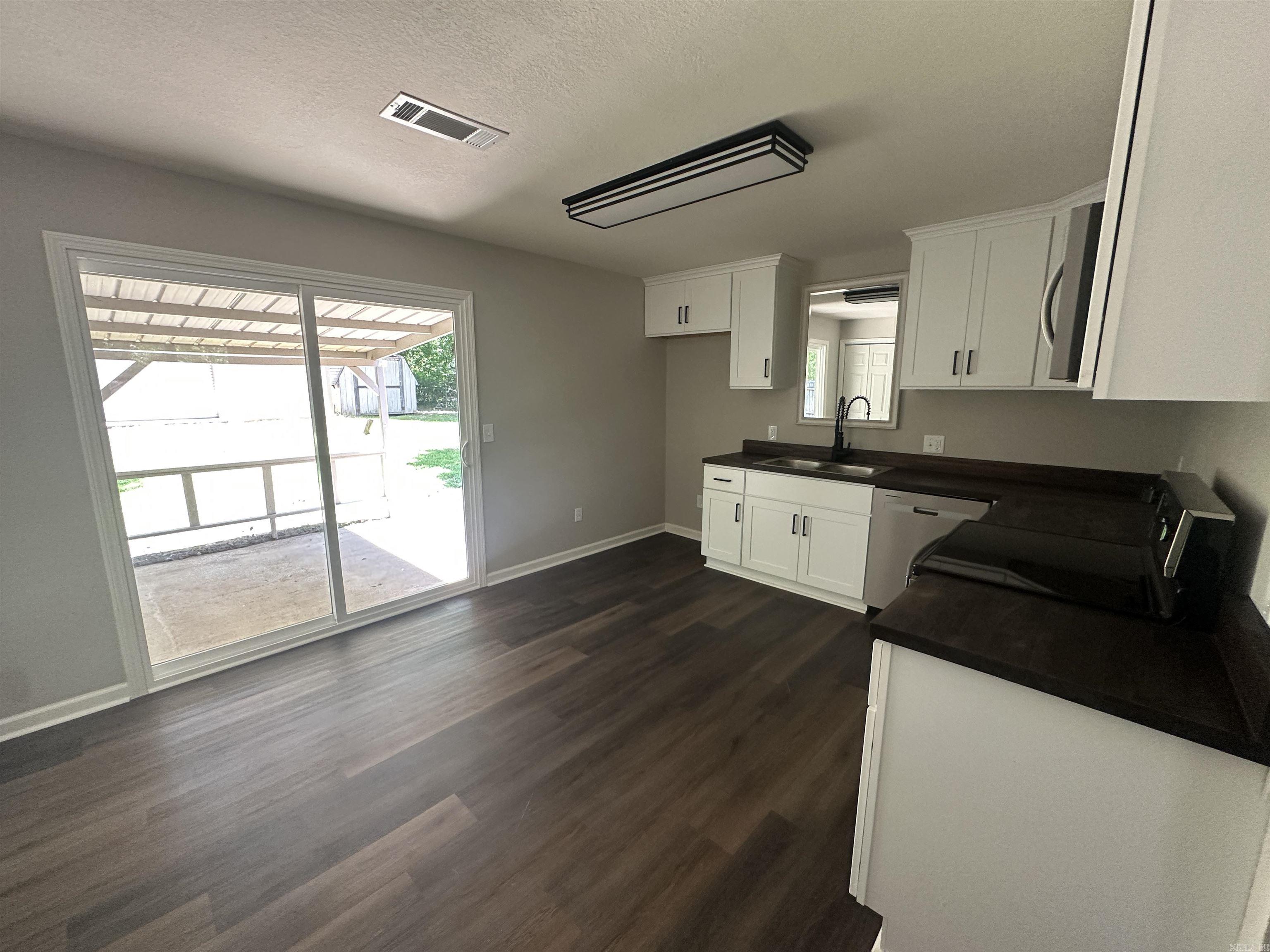 COSTON ACRES - Residential