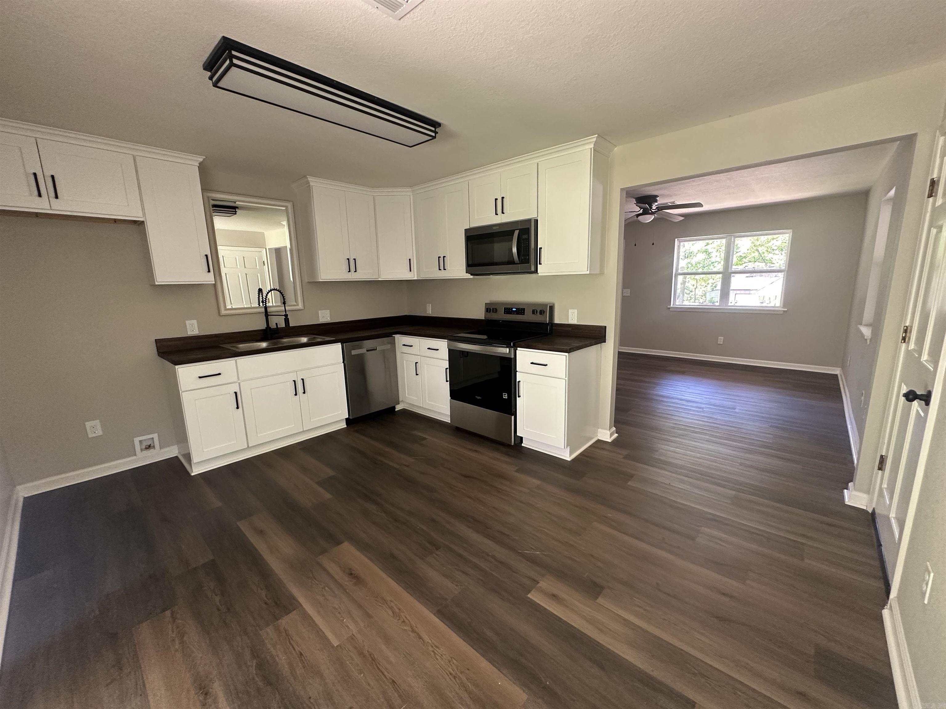 COSTON ACRES - Residential