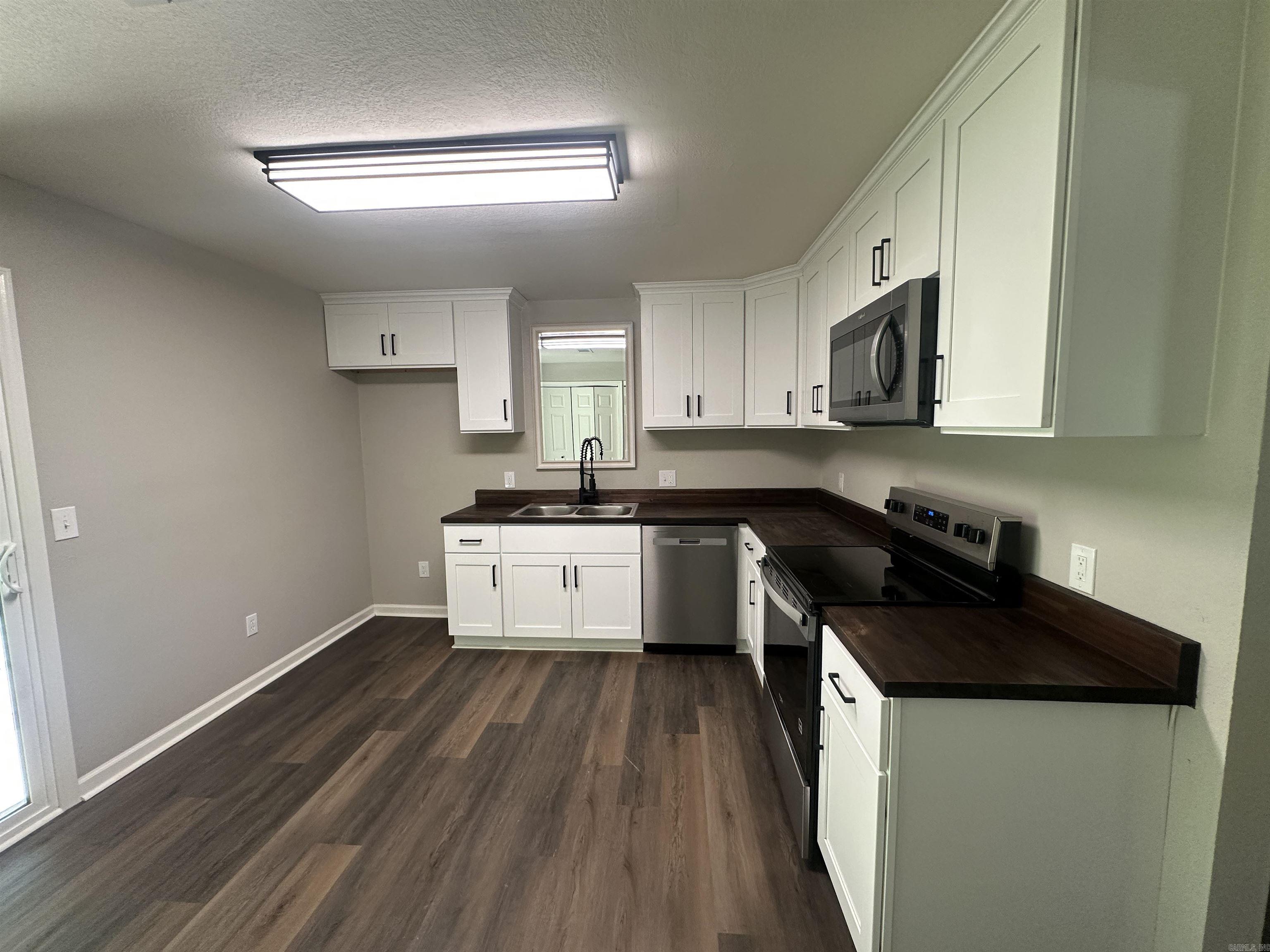 COSTON ACRES - Residential
