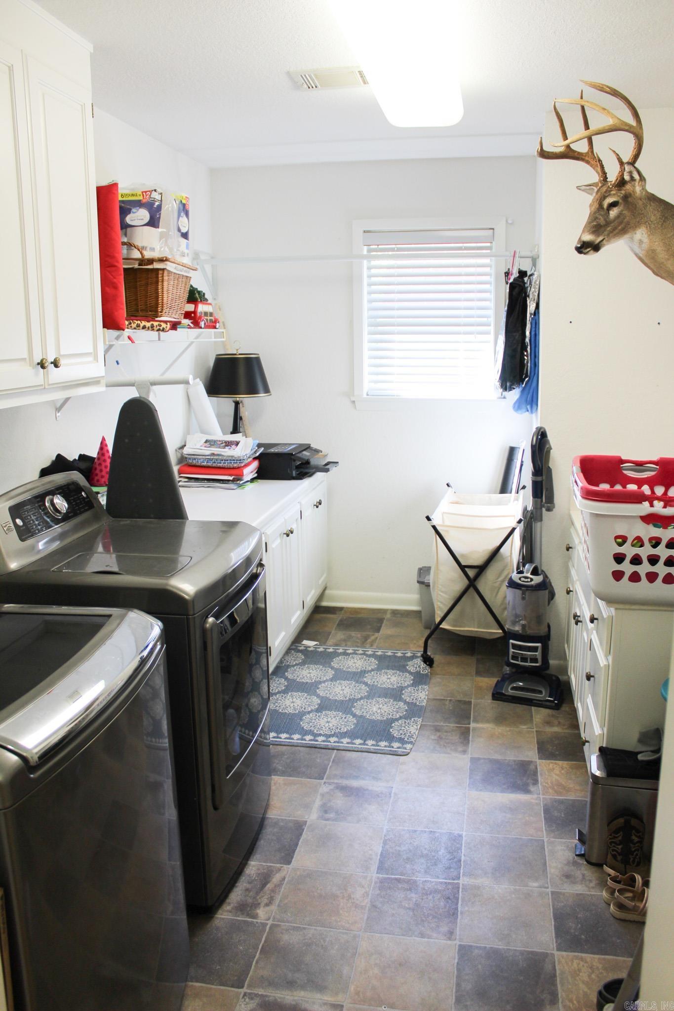 RIVER OAKS - Residential