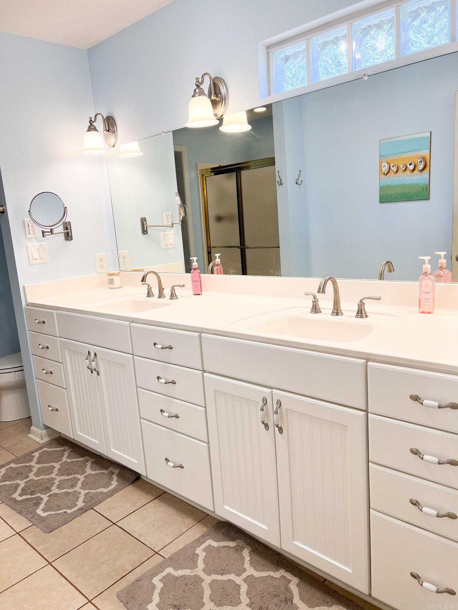 RIVER OAKS - Residential