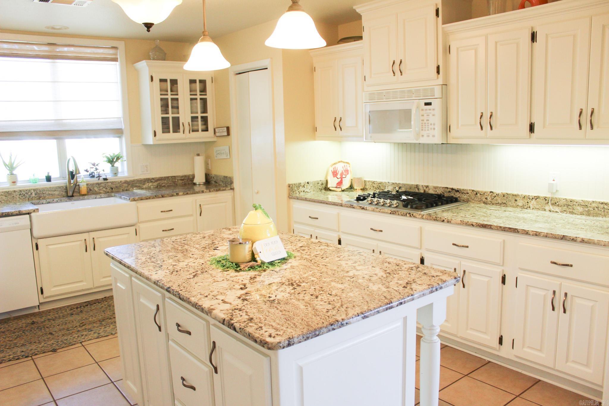 RIVER OAKS - Residential