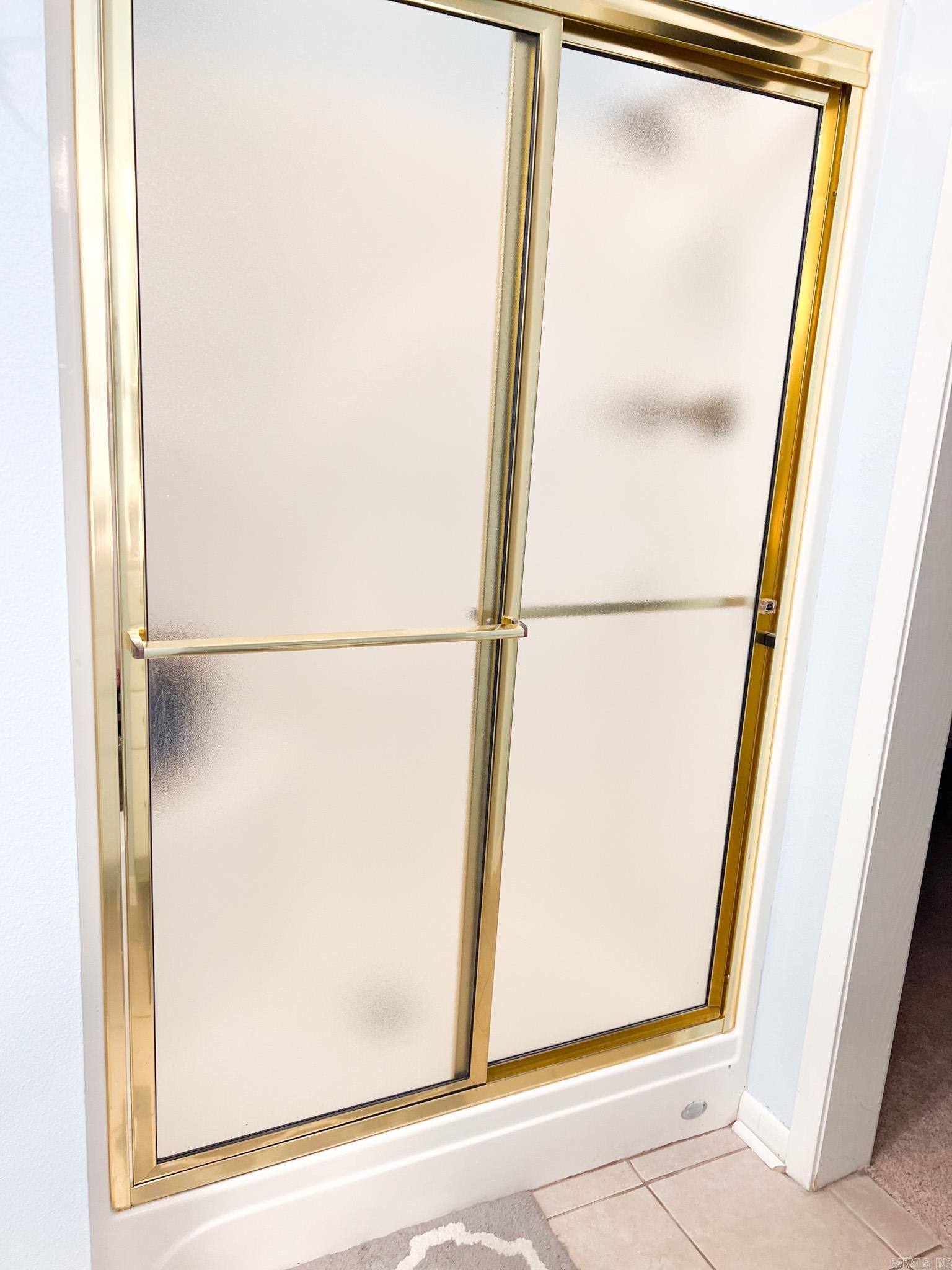 RIVER OAKS - Residential