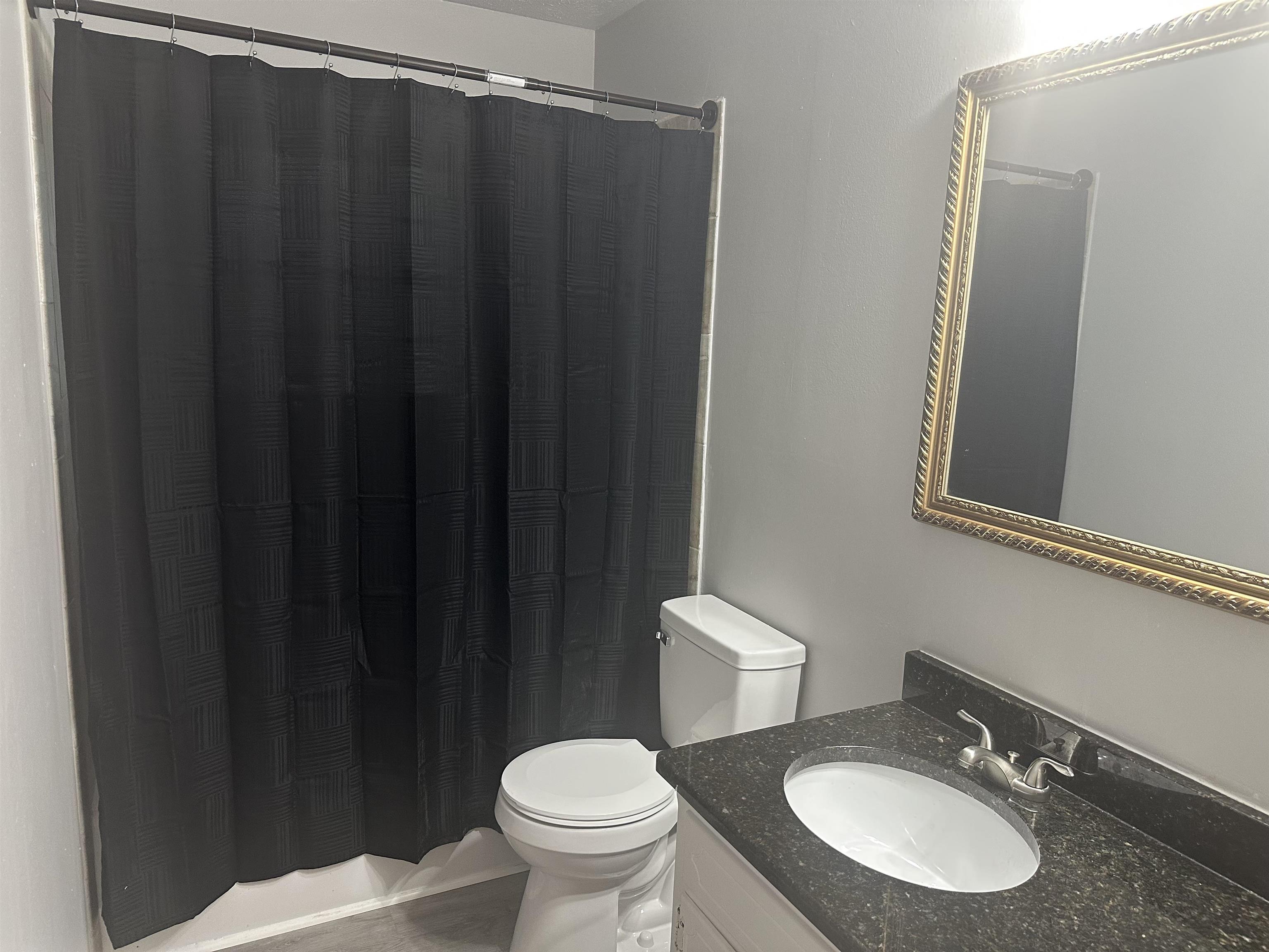 TWIN LAKES - Residential