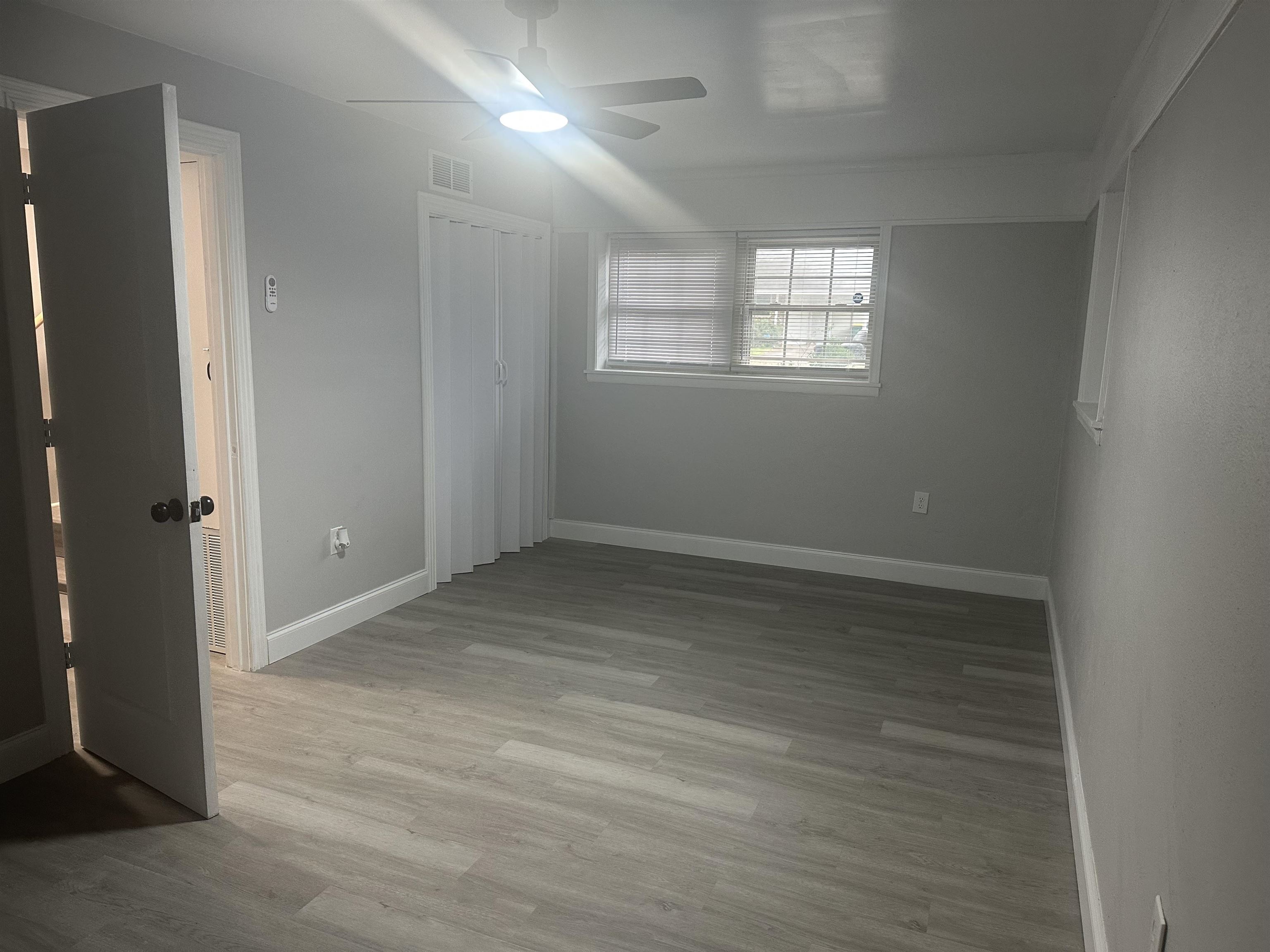 TWIN LAKES - Residential