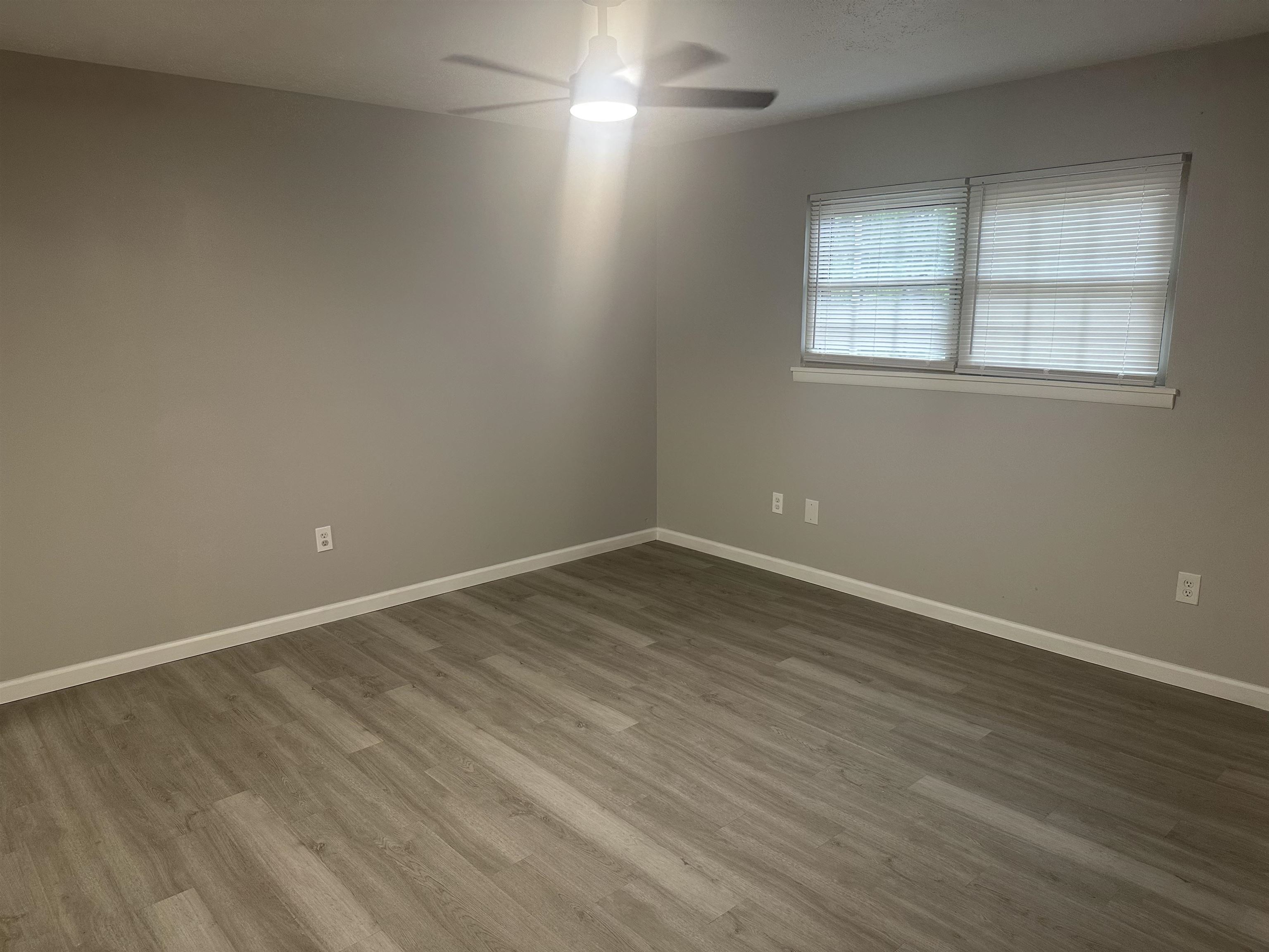 TWIN LAKES - Residential