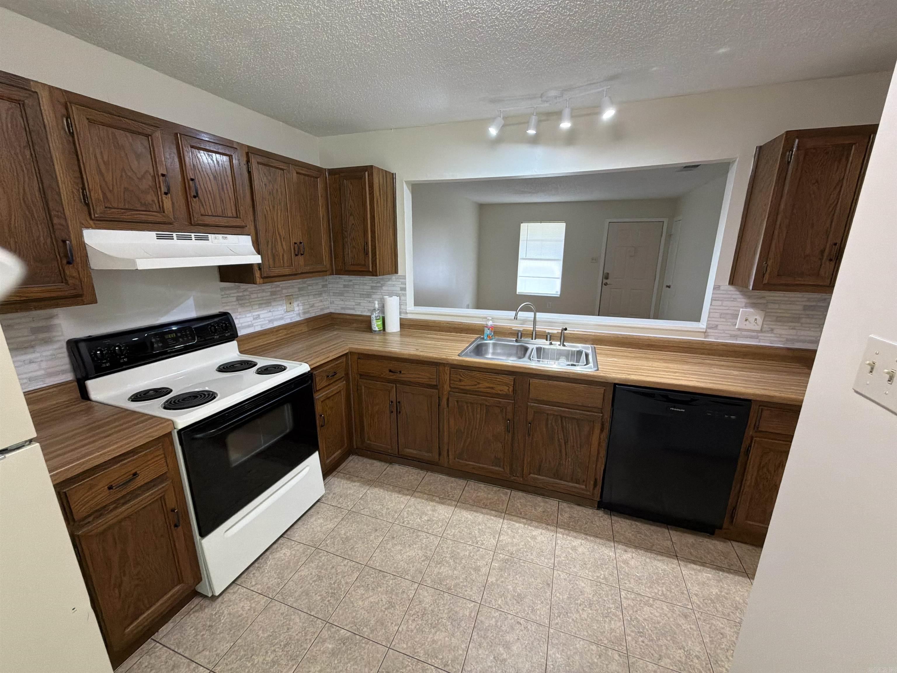 Edgepark to Cook Mountain Villag - Residential Lease