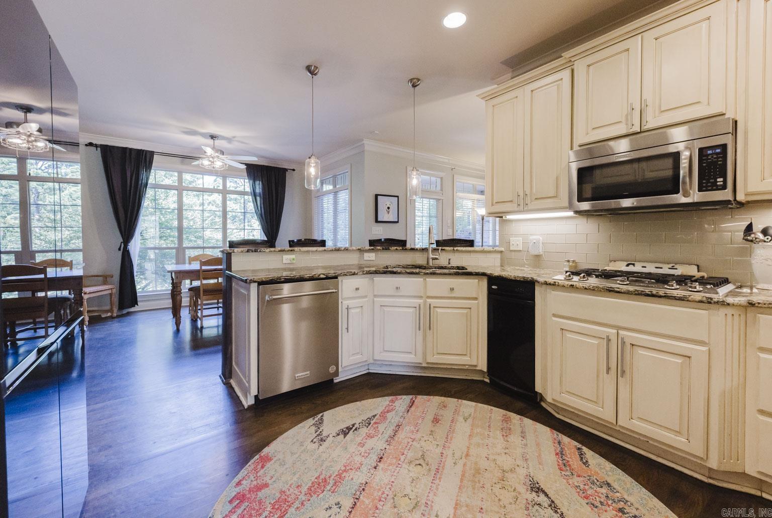 CHENAL VALLEY MARGEUAX - Residential