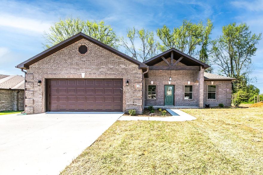 **PICTURES ARE OF A MODEL HOME**Great Autumn Brooke 4 Bedroom,2 bath,open floor plan w/custom features throughout. Crown molding,tiled backsplash,kitchen pantry, granite,under cabinet lighting,tile floors in all wet areas,&GE appliances throughout. Plenty of storage & gorgeous granite. Master has double sink vanity,large walk in closet w/built in shelving. Yard will be sodded&landscaped. Home includes ceiling fans in all rooms. Pick your colors and finishings today!!