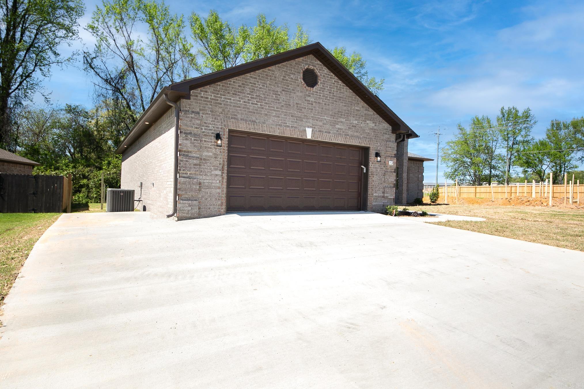 AUTUMN BROOKE - Residential