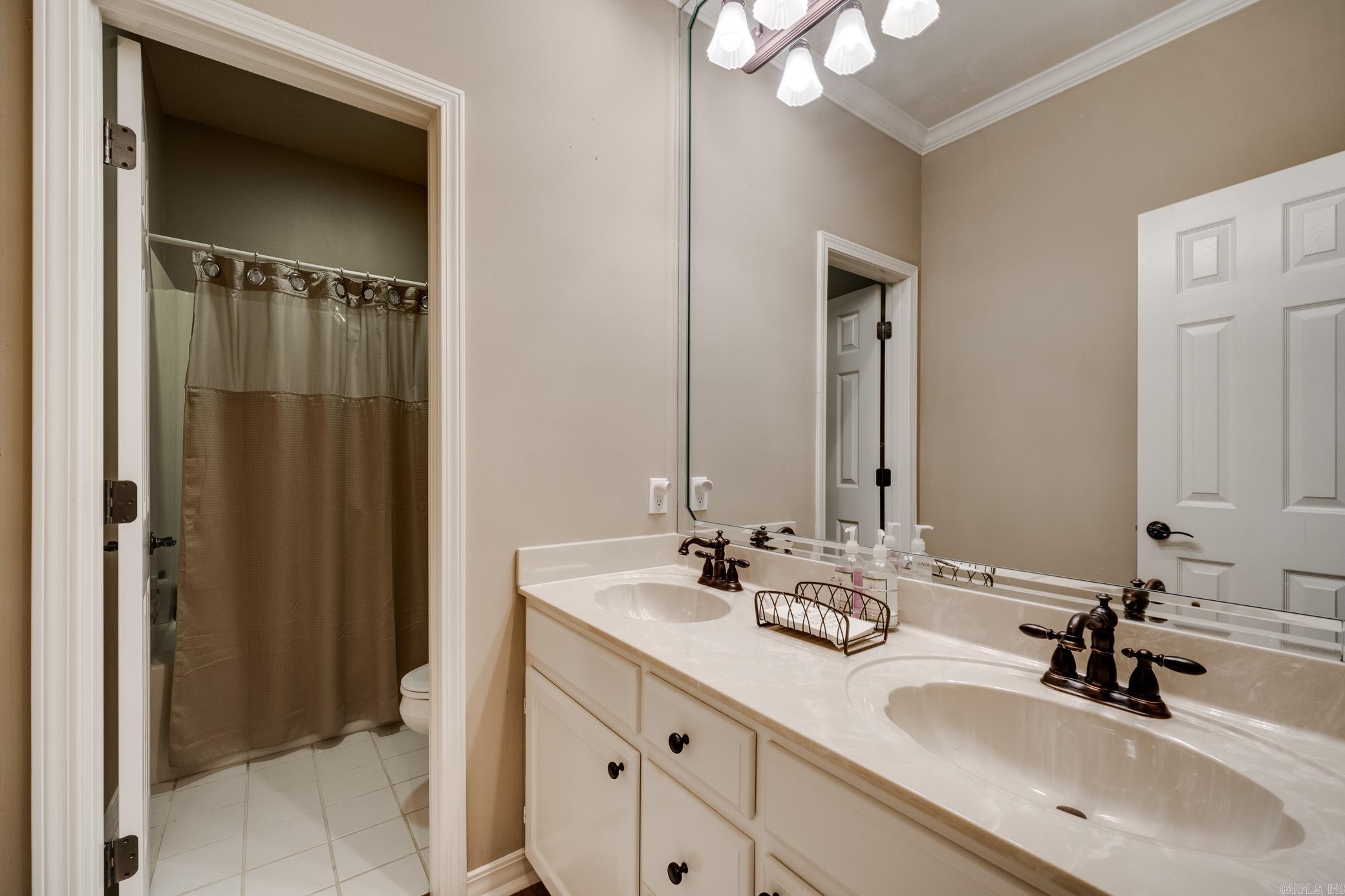 Royal Oaks - Residential