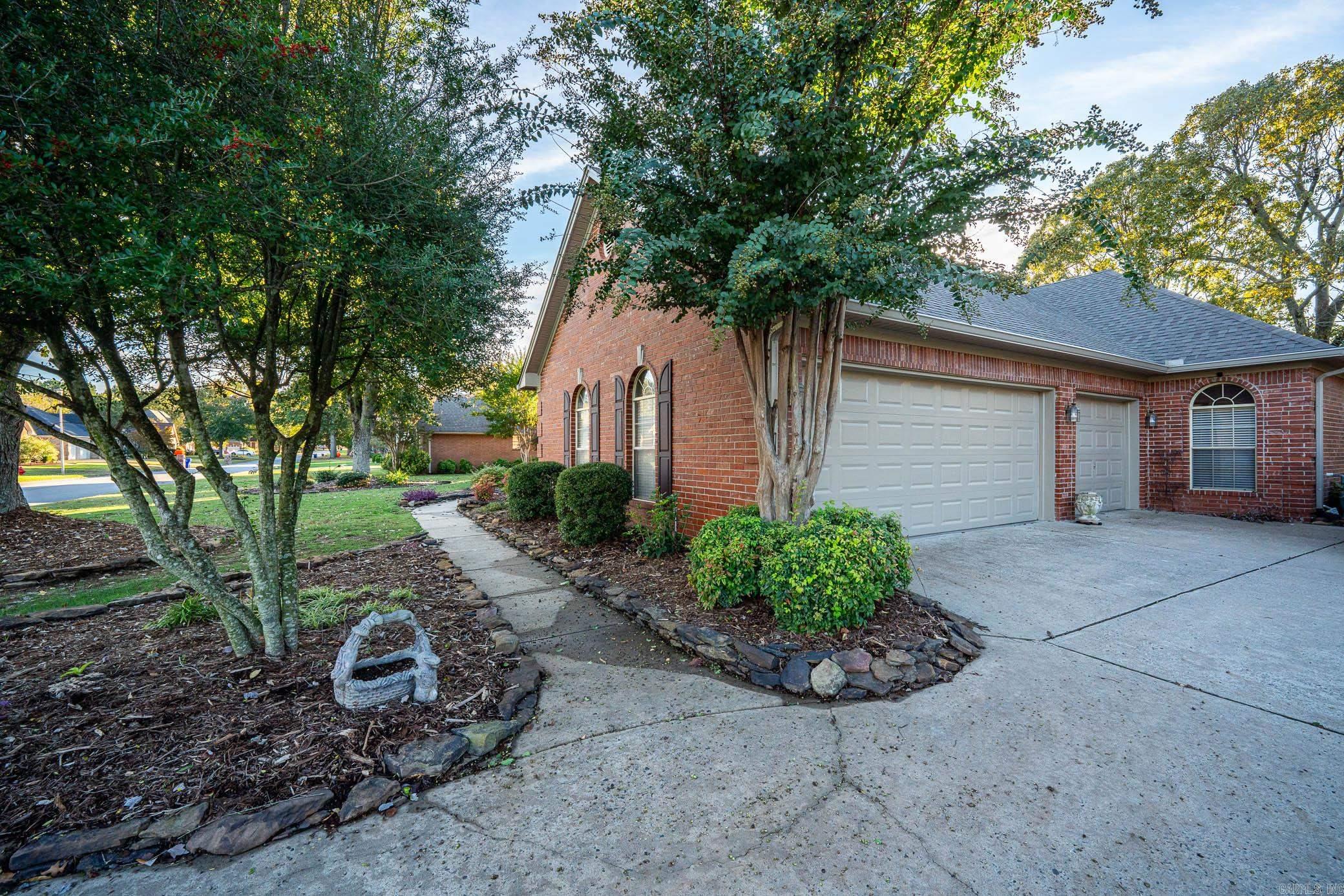 Royal Oaks - Residential